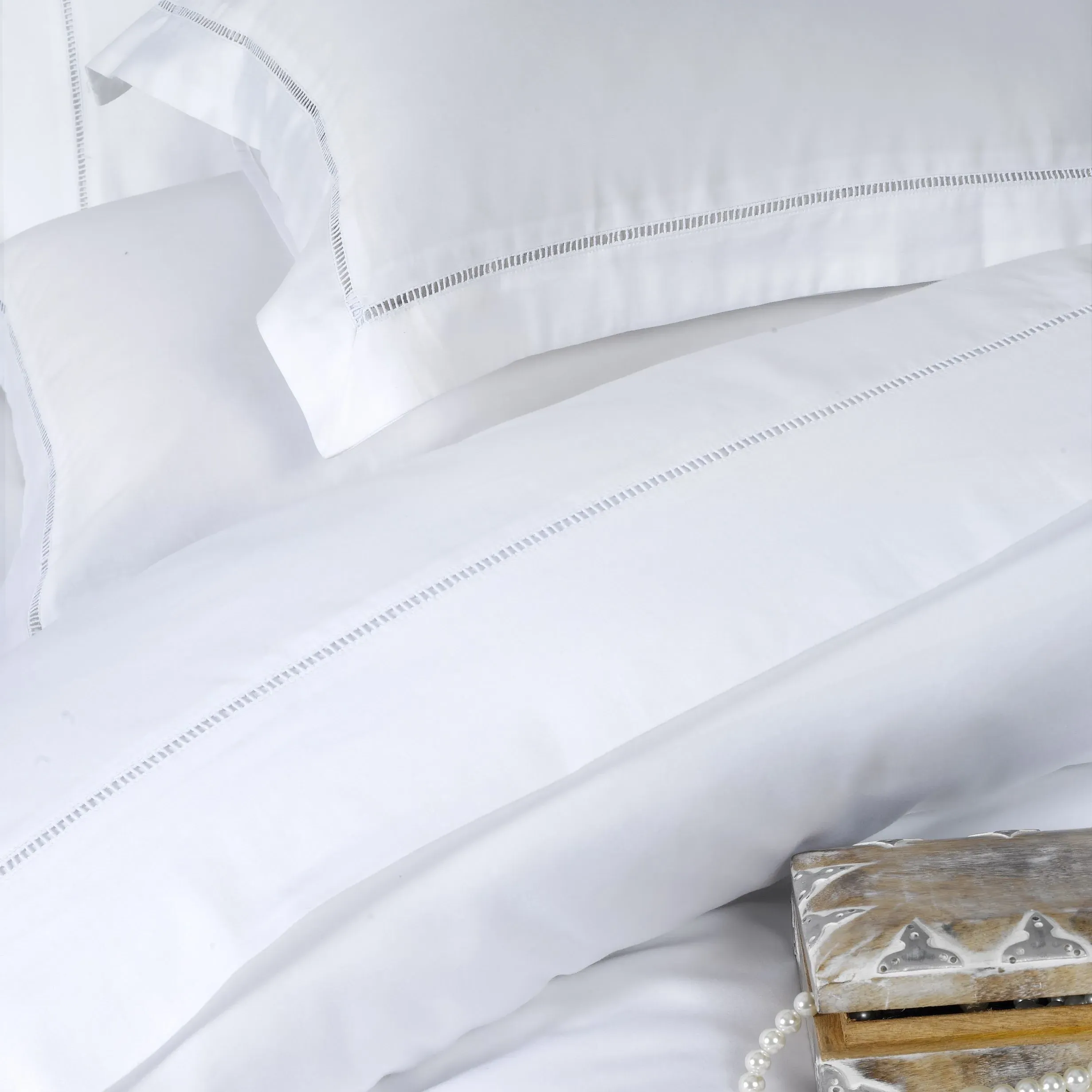 Cotton Pillowcase 1000 Thread Count - White image