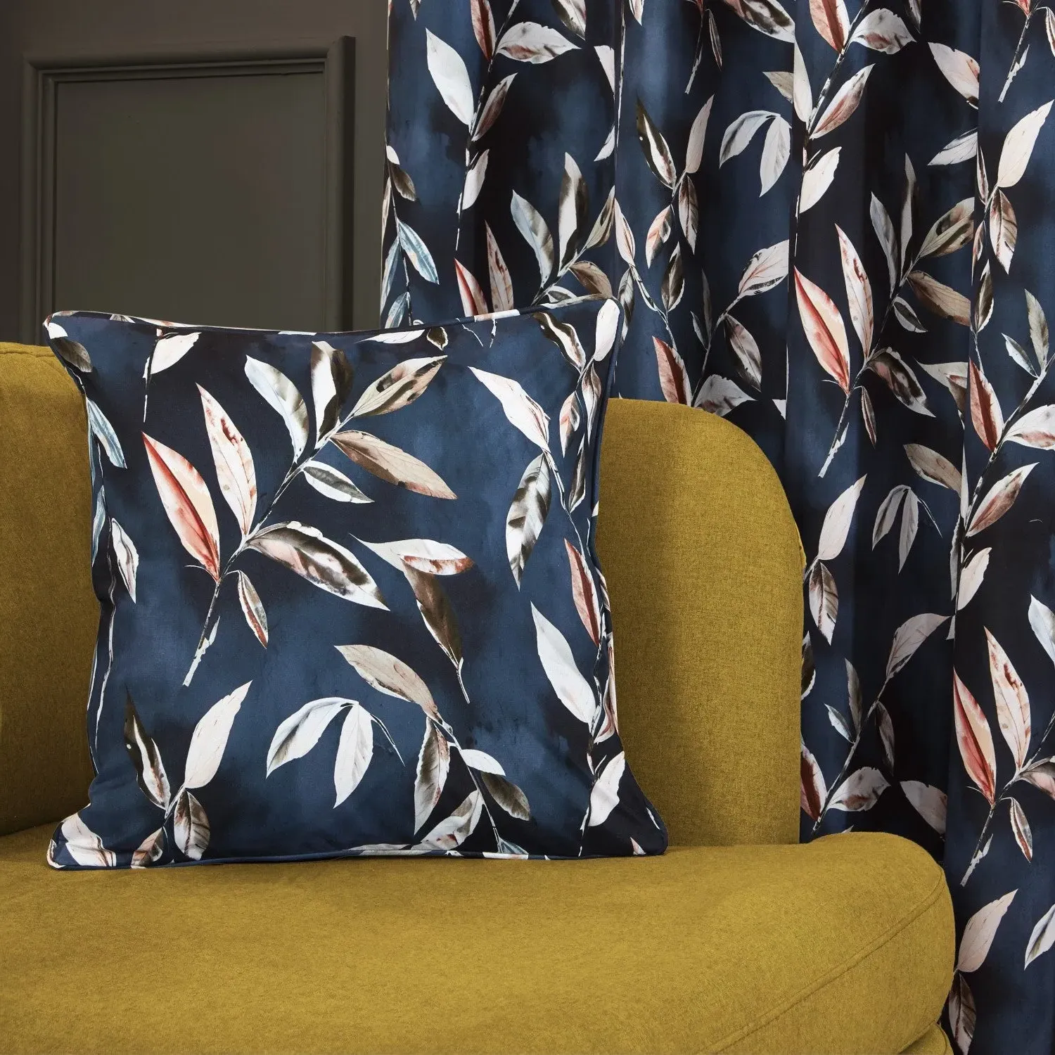 Cushion Cover with Floral Print - Navy image