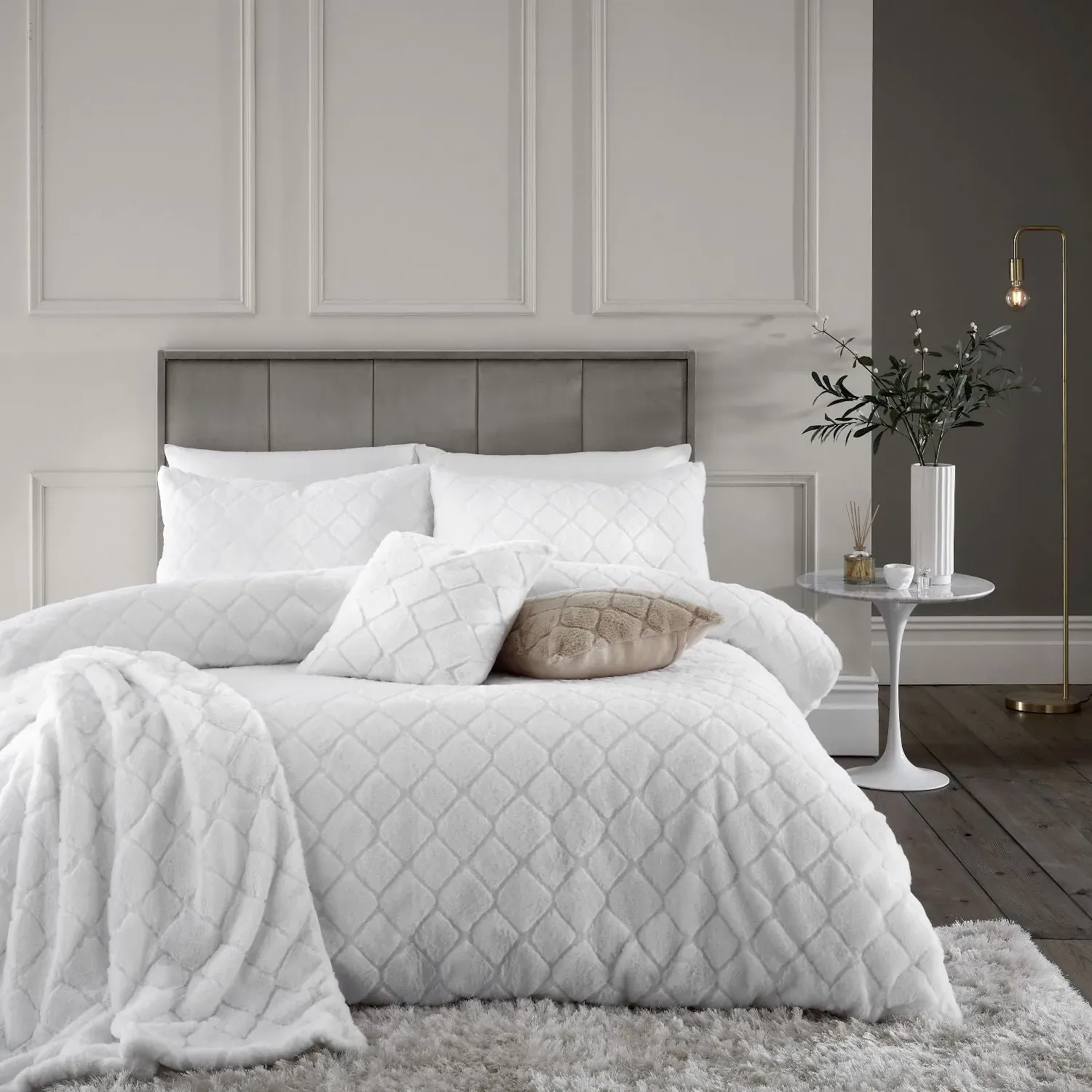 Double Duvet Set Diamond Pattern - White, Faux Fur