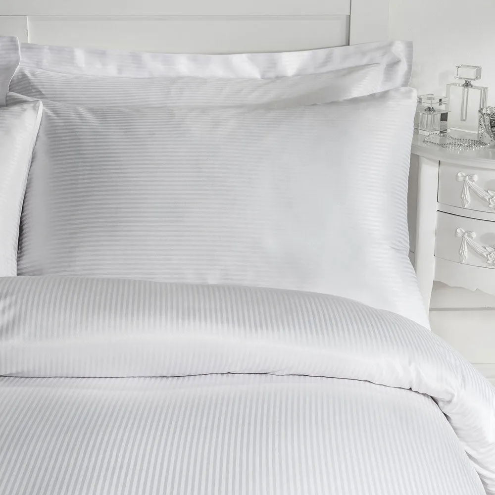 Double Duvet Set with Stripe Pattern - White, Satin