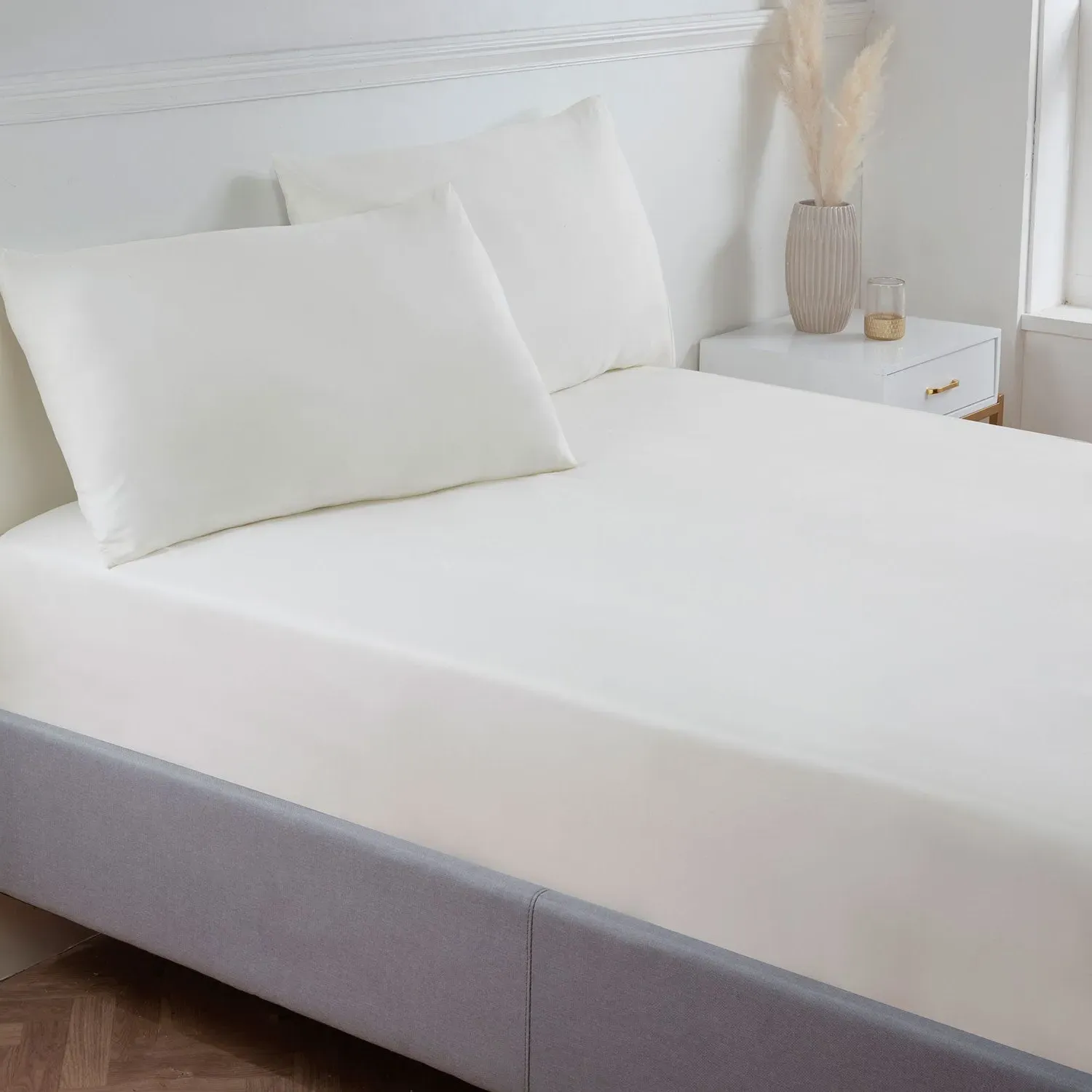 Double Fitted Sheet Standard - Cream, Microfibre