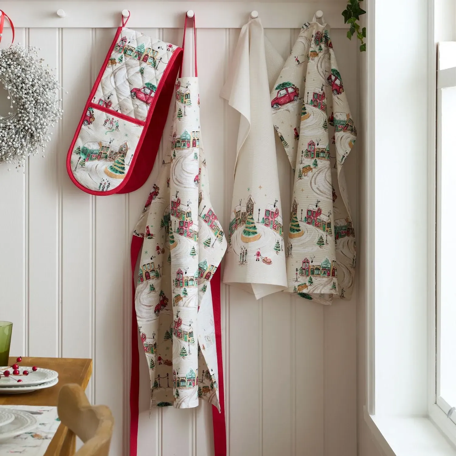 Double Oven Glove Christmas Print - Natural, Cotton image