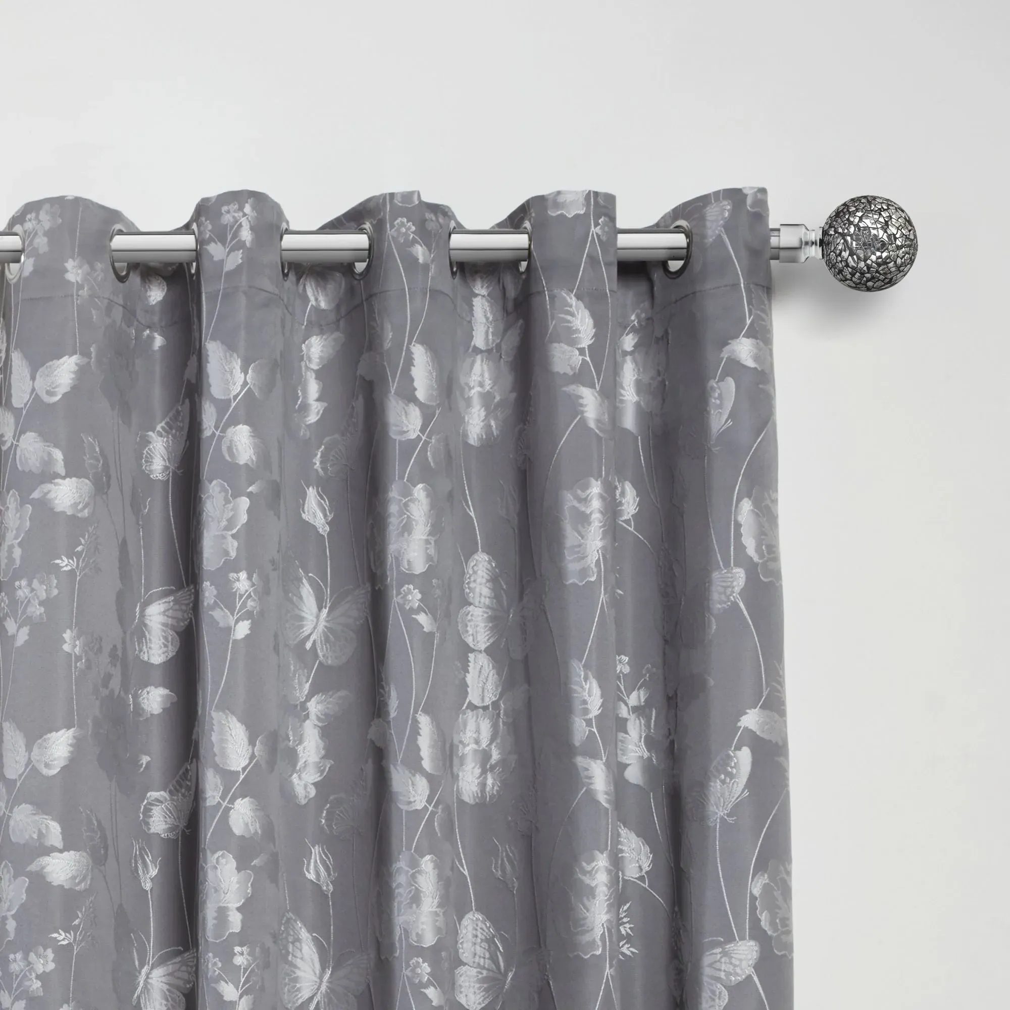 Extendable Curtain Pole with Cut Glass - Chrome