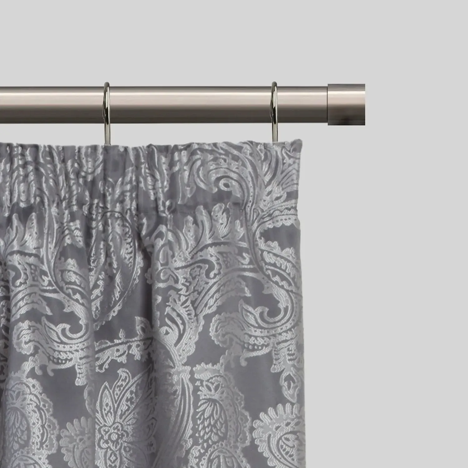 Extendable Curtain Pole with Rings - Black