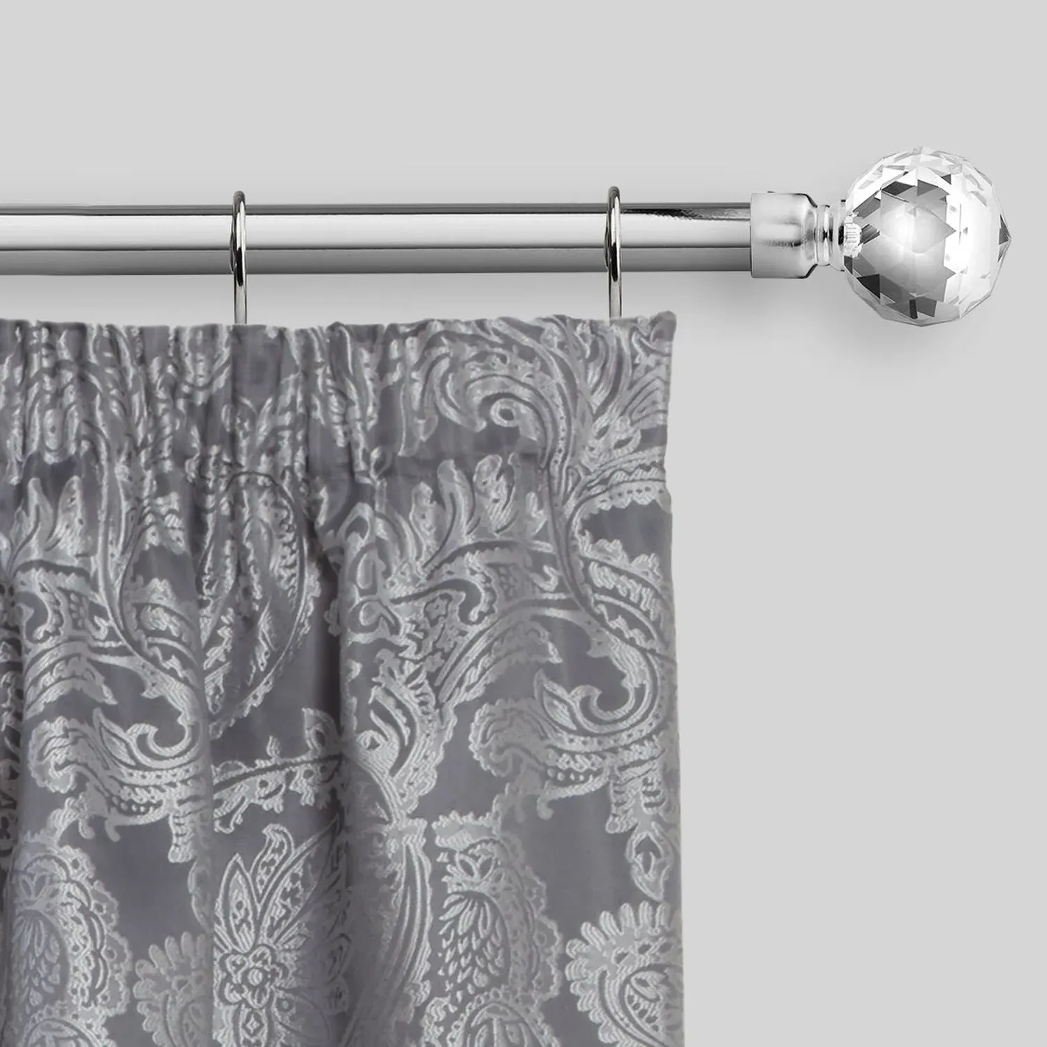 Extendable Curtain Pole with Rings - Chrome