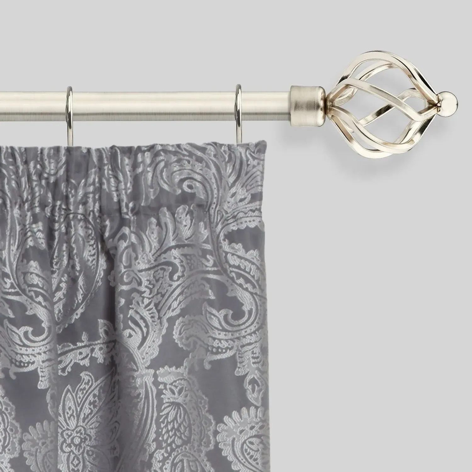 Extendable Curtain Pole with Rings - Silver