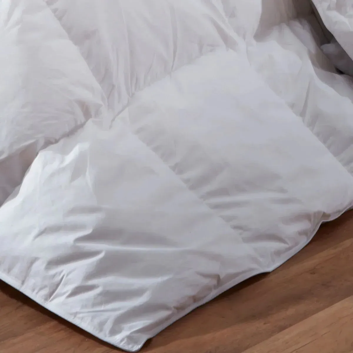 Feels Like Down Hotel Collection Single 10.5 Tog Duvet - White alternate view