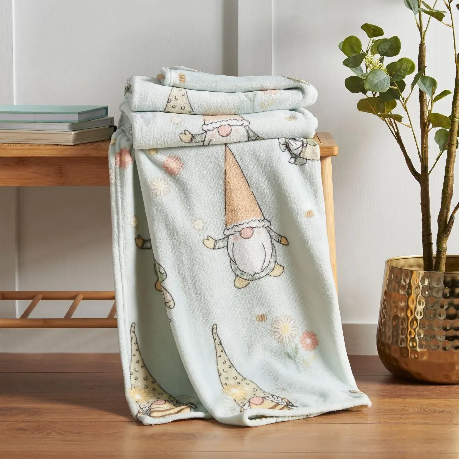 Fleece Throw with Gnome Design - Green