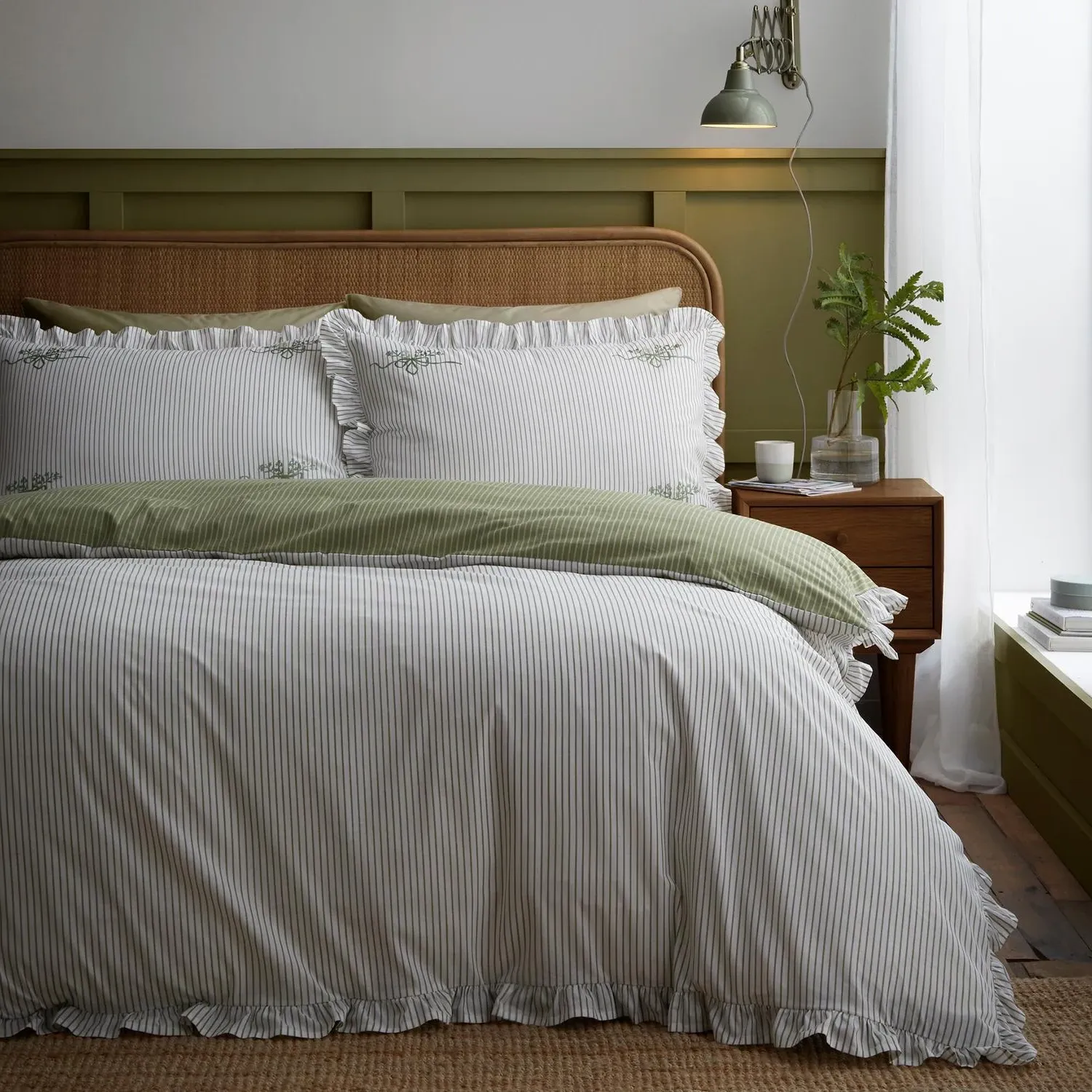 Frill Embroidered Bow Stripe Double Duvet Set - Green, Cotton by Julian Charles