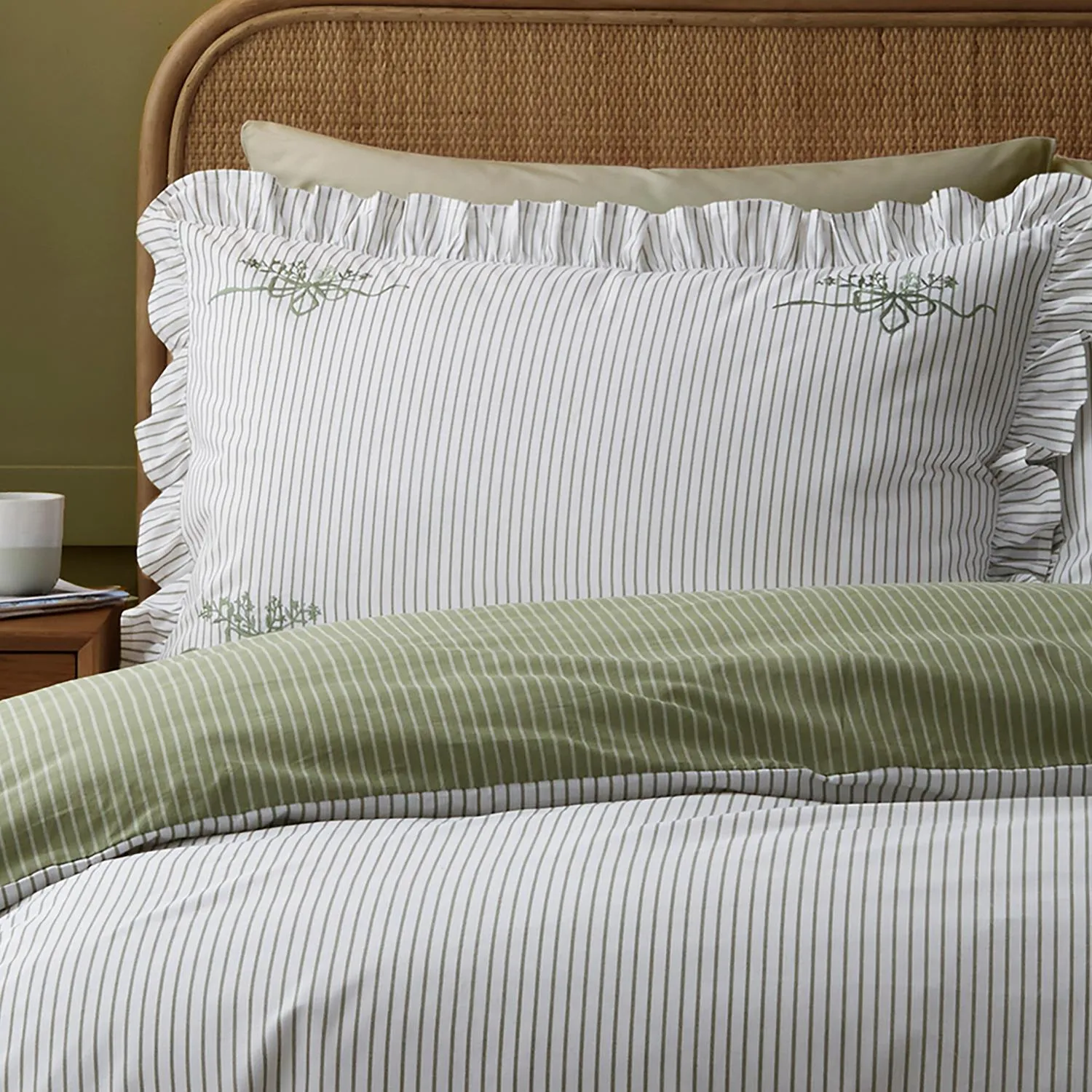 Frill Embroidered Bow Stripe King Size Duvet Set - Green, Cotton by Julian Charles, image 2
