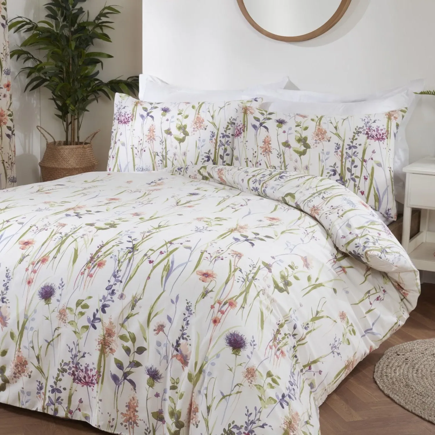 Hampshire Meadow Floral Print Reversible Duvet Set - Super King, Multi product