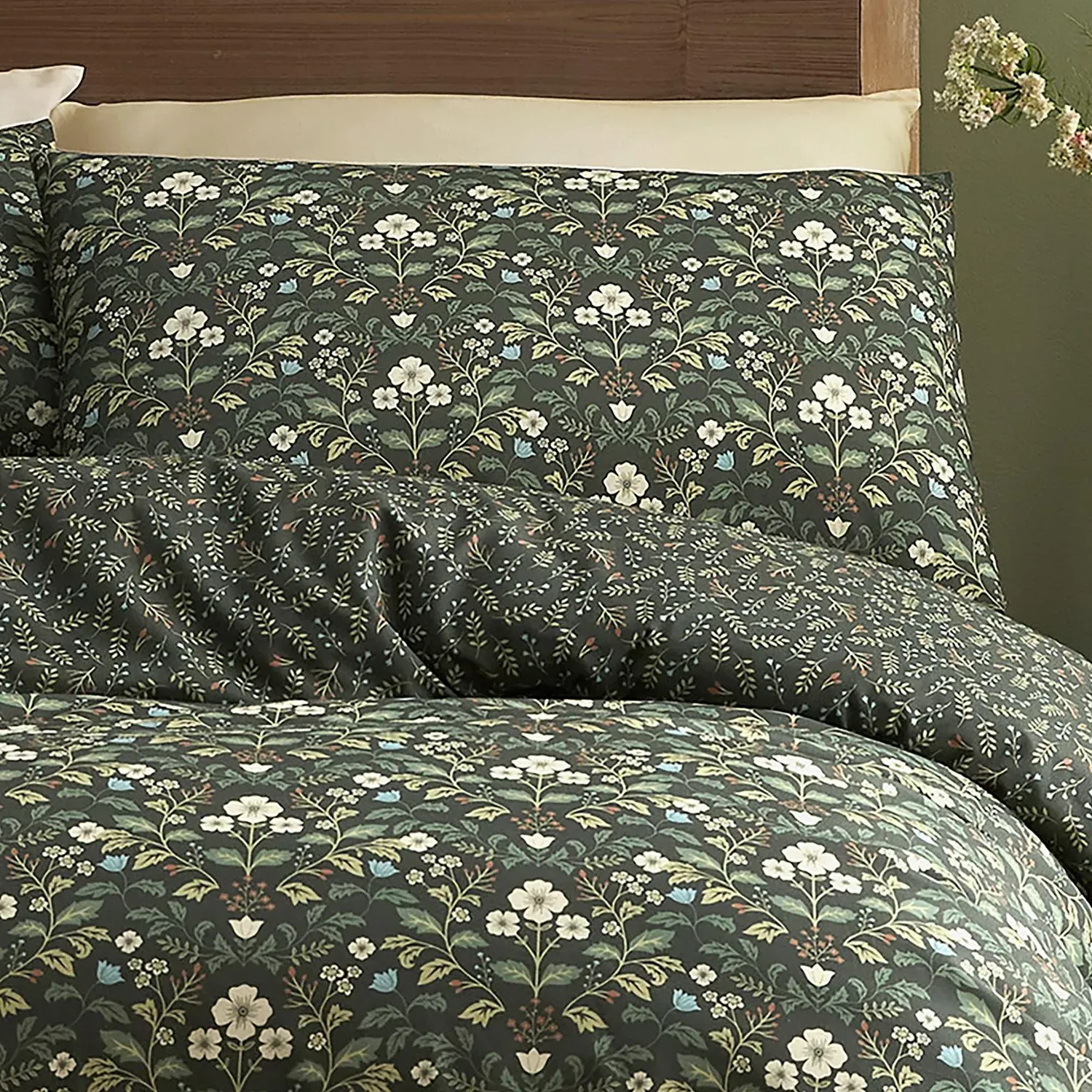 Heritage Floral Single Reversible Duvet Set - Green, Polycotton alternate view