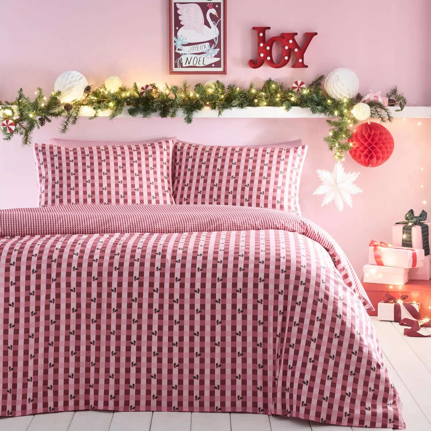 Holly Gingham Single Christmas Duvet Set - Red, Polycotton product