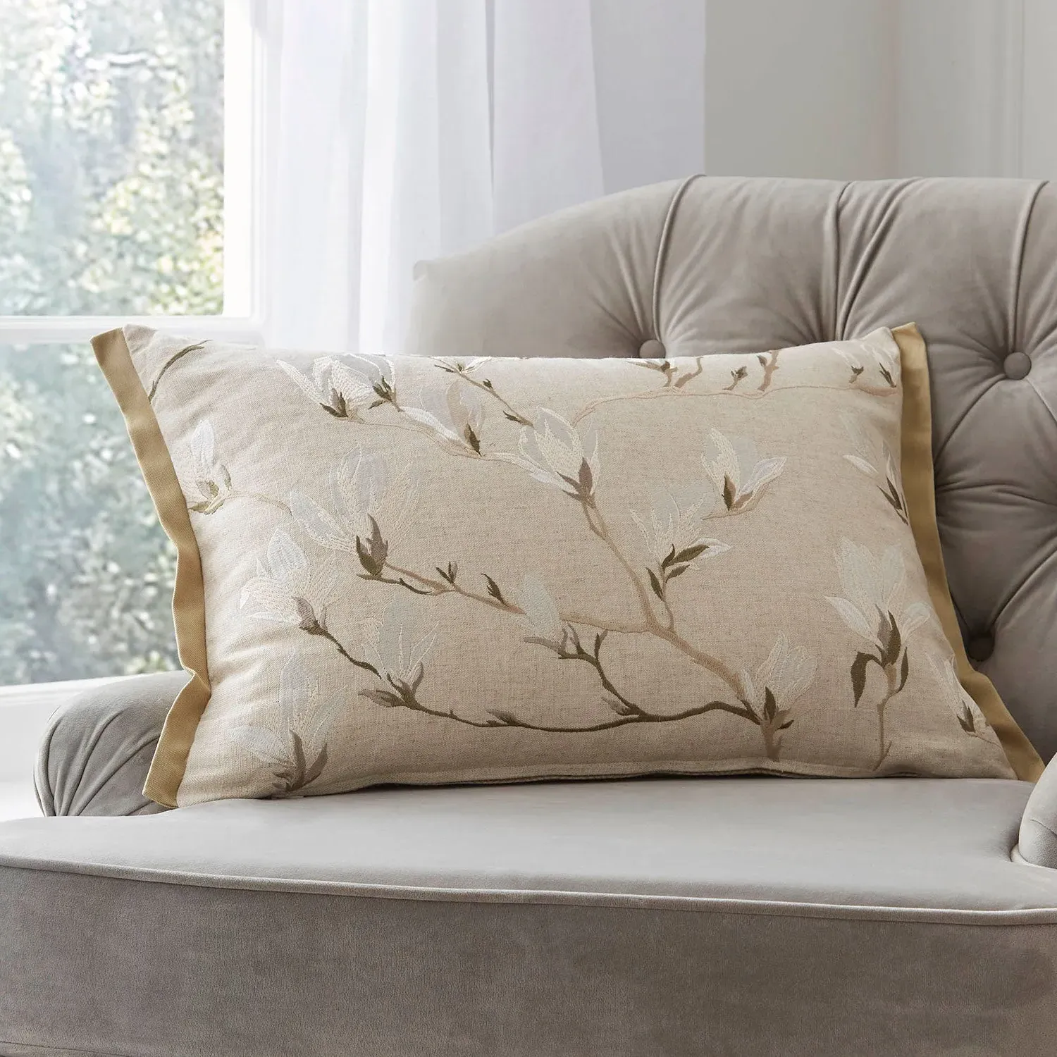 Laura Ashley Magnolia Grove Feather Cushion - Natural product