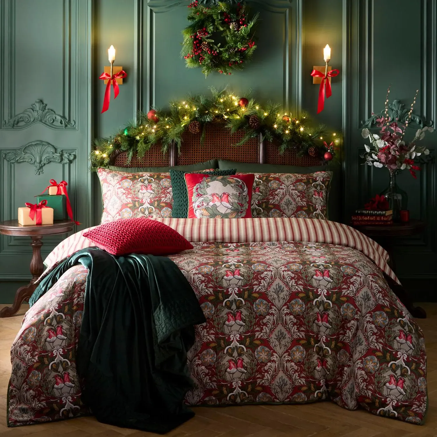 Laurence Llewelyn-Bowen Festive Robin King Size Duvet Set - Red, Cotton by Julian Charles