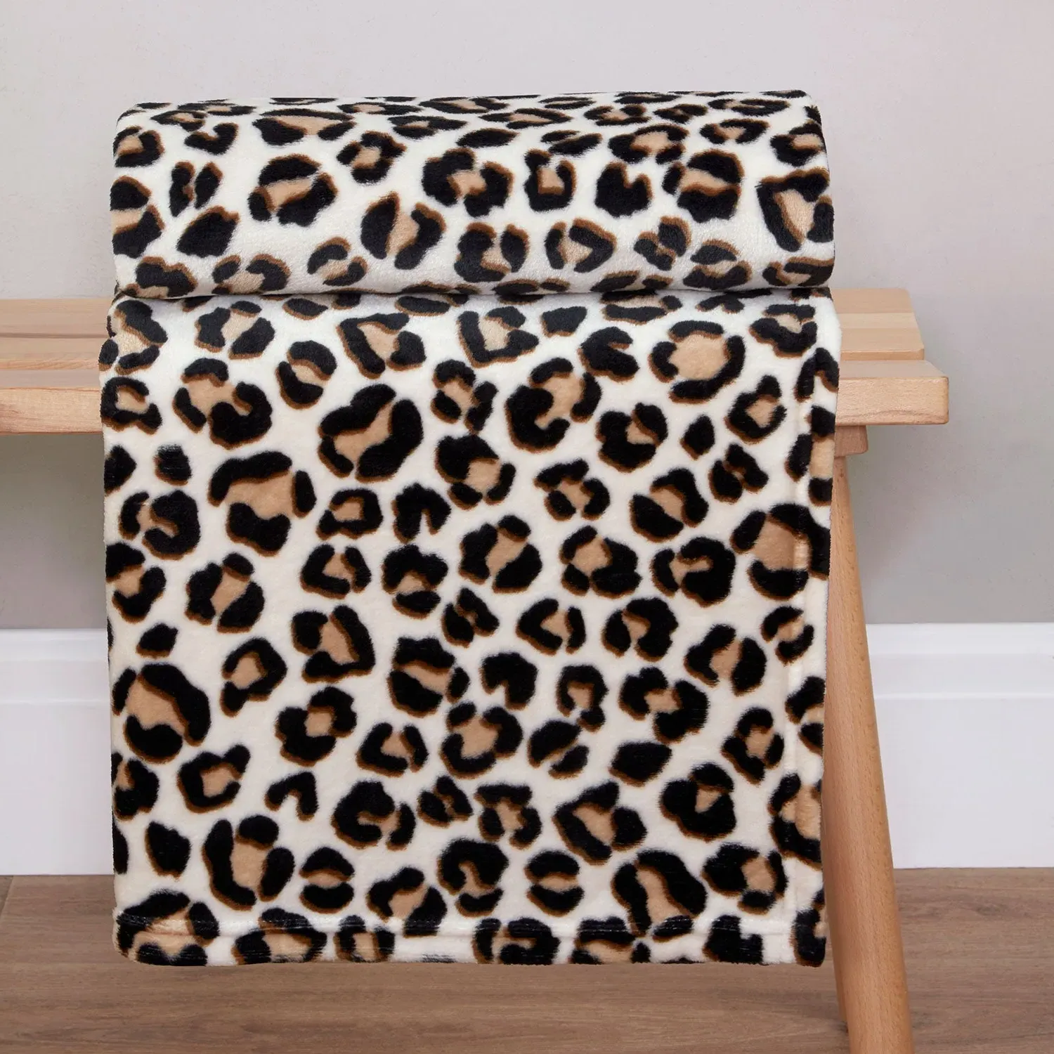Leopard Print Fleece Throw - Natural product