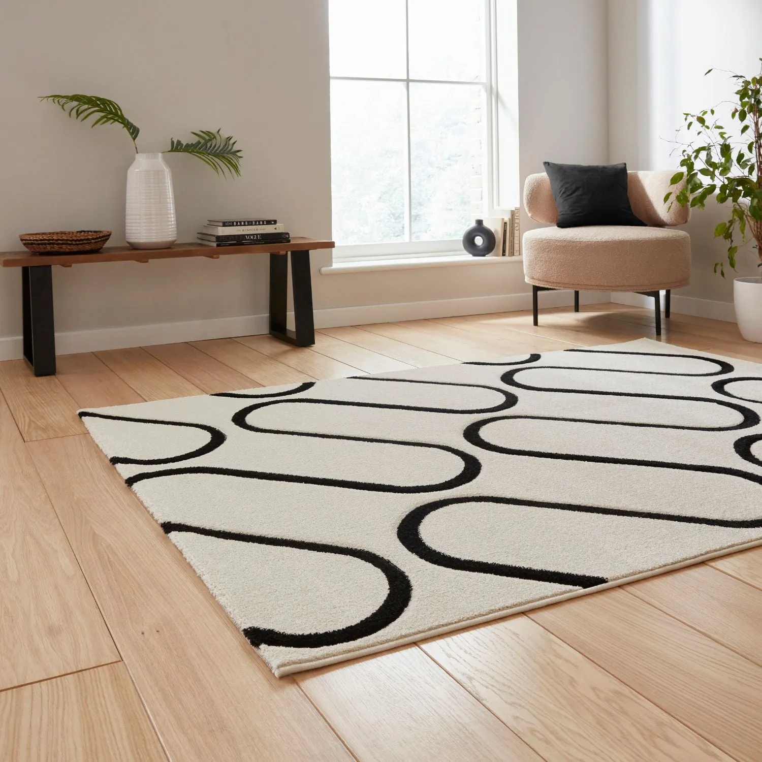 Linear Curve Rug - Black, Polypropylene