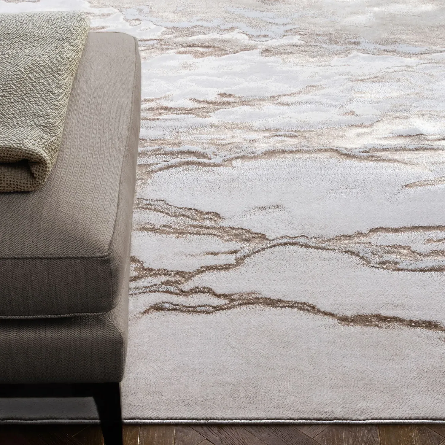 Linear Rug with Metallic Accents - Gold