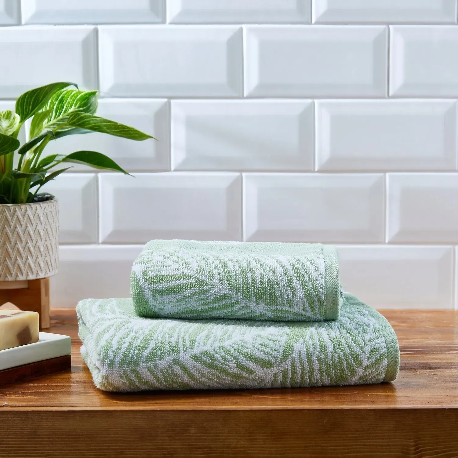 Hand Towel with Leaf Print - Green, Cotton product