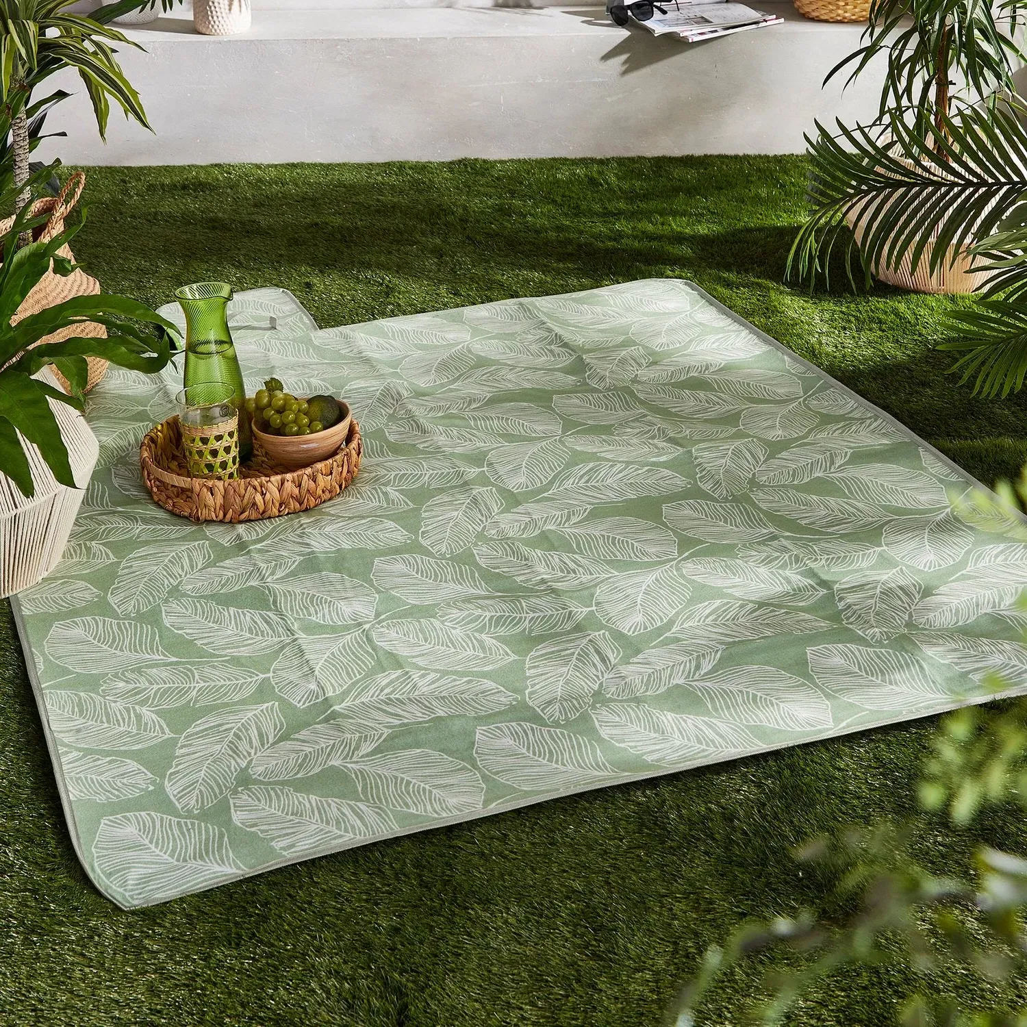 Matteo Leaf Print Picnic Blanket - Green product