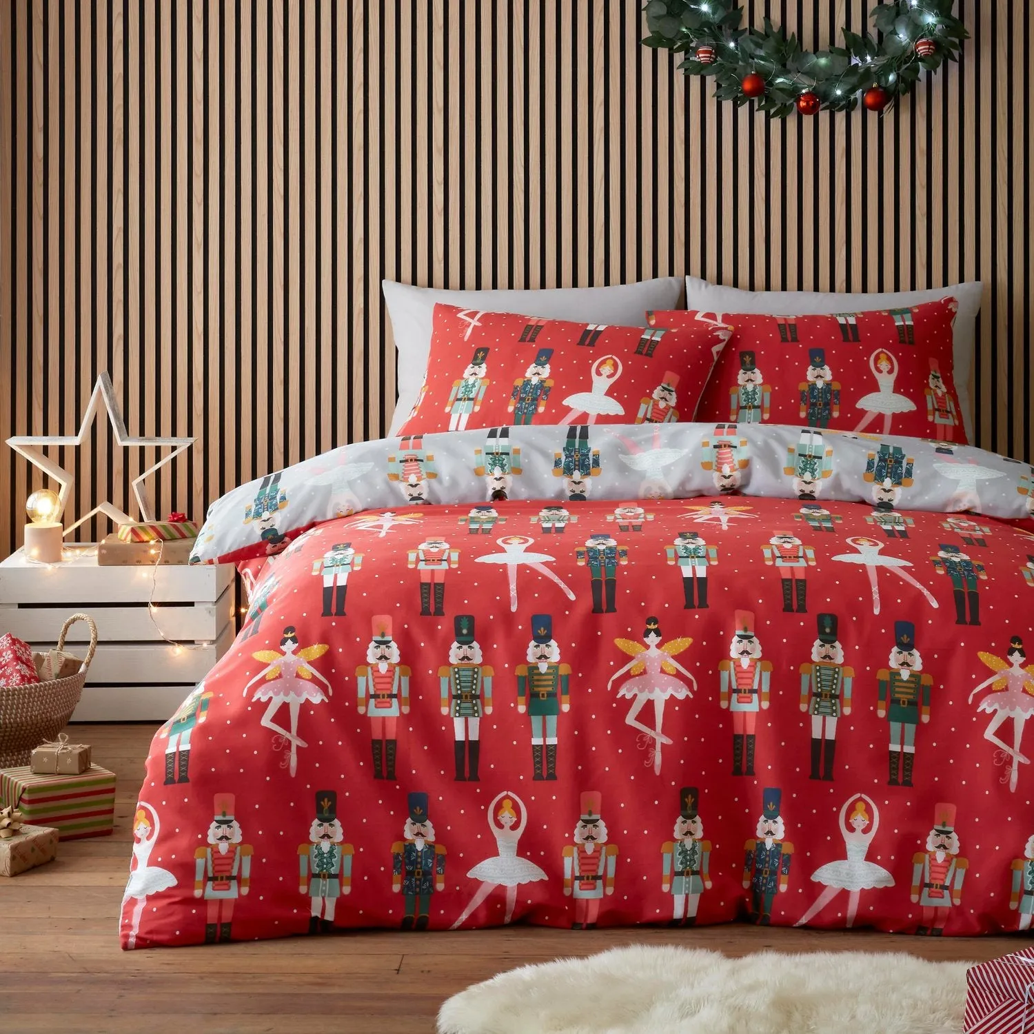 Nutcracker Double Reversible Duvet Set - Red by Julian Charles