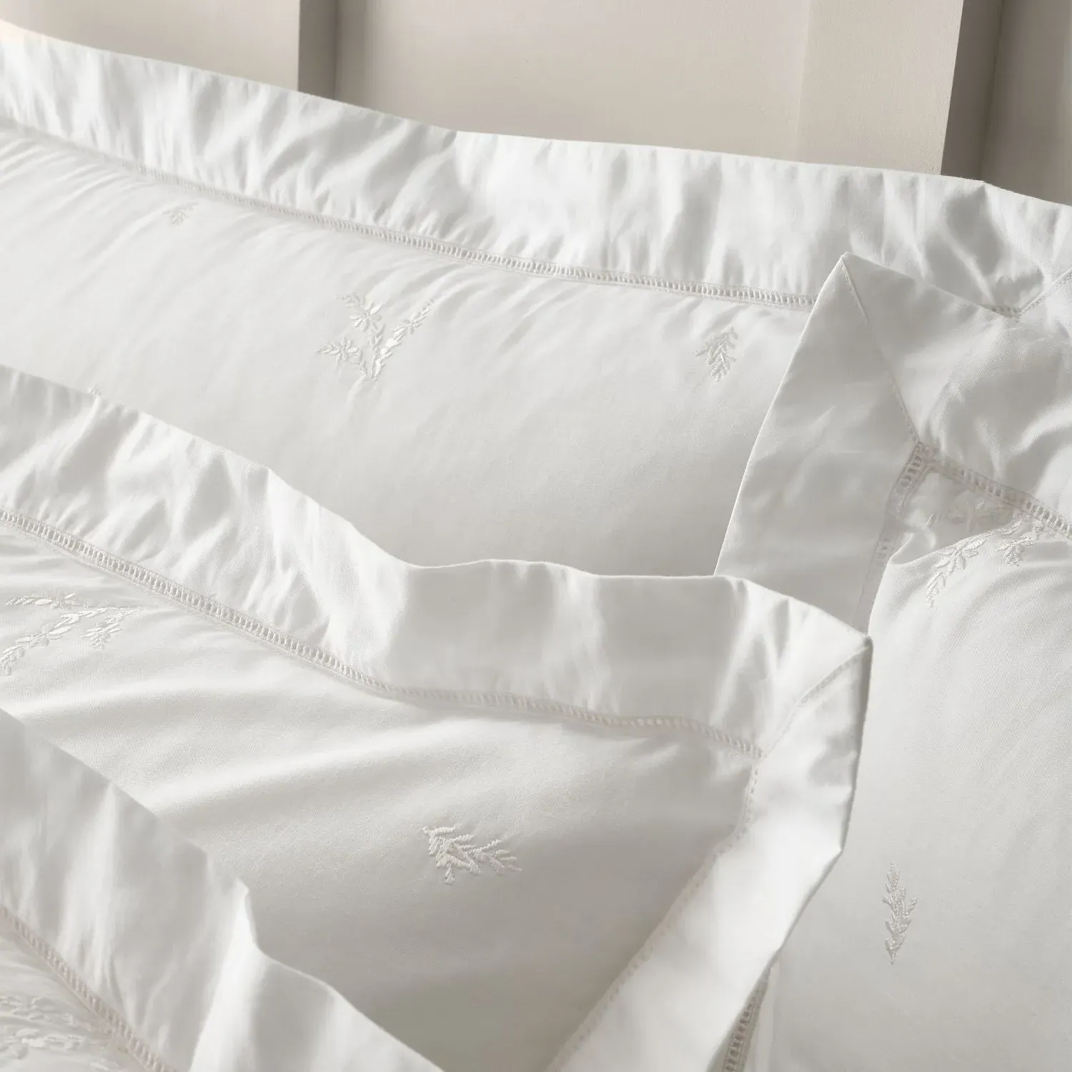Oxford Pillowcase Floral Embroidery - White, Cotton image