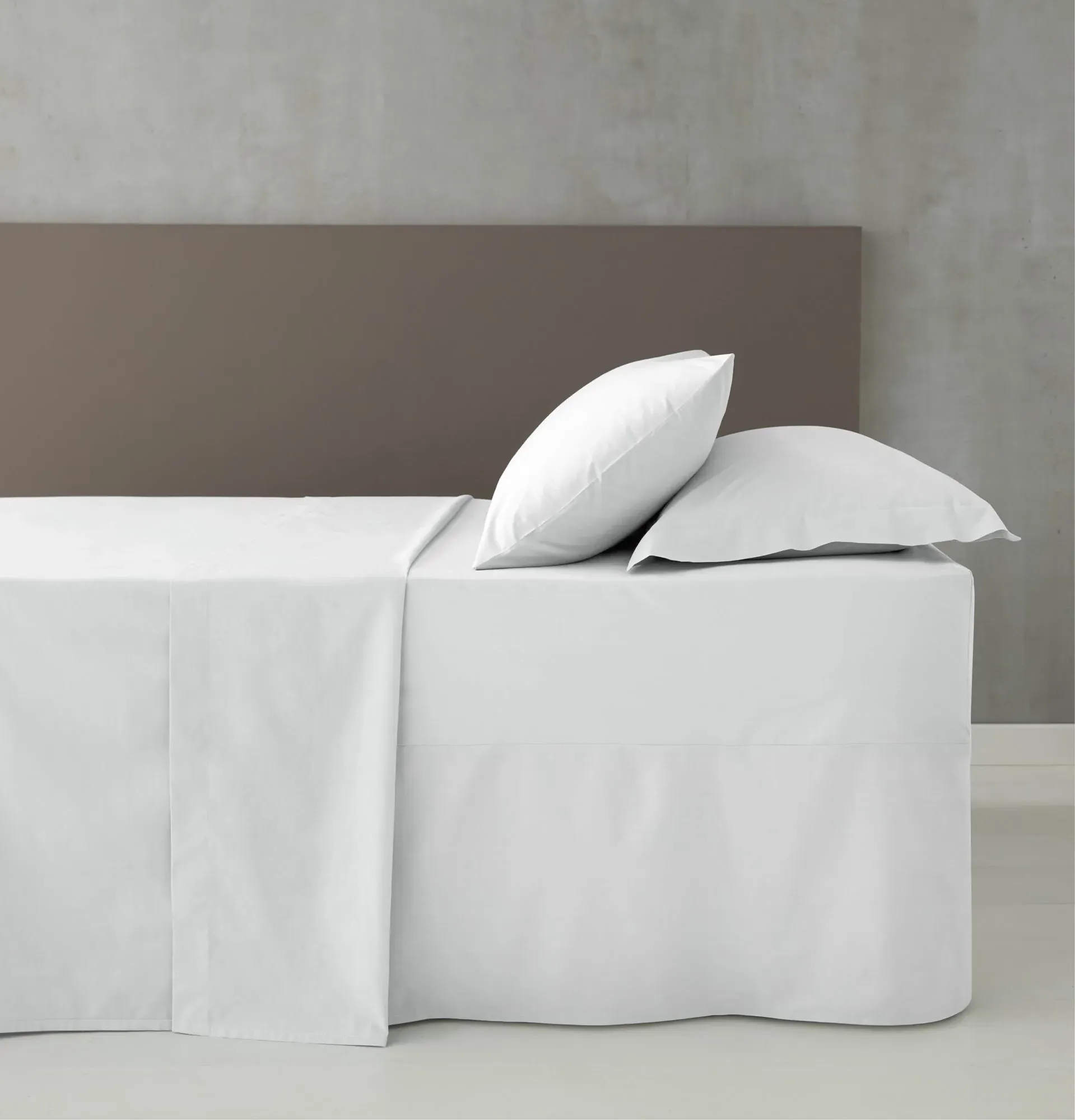 Pair Housewife Pillowcases Easy Iron - White, Percale