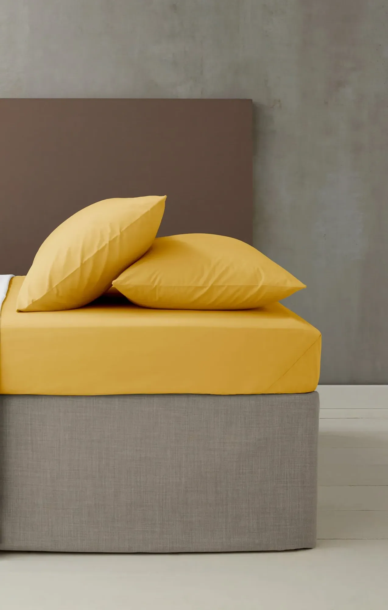 Pair Housewife Pillowcases Easy Iron - Yellow, Percale