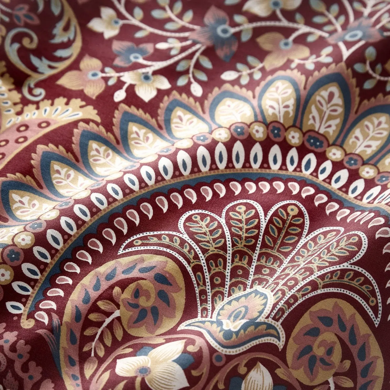 Palais Single Reversible Duvet Set - Red alternate view