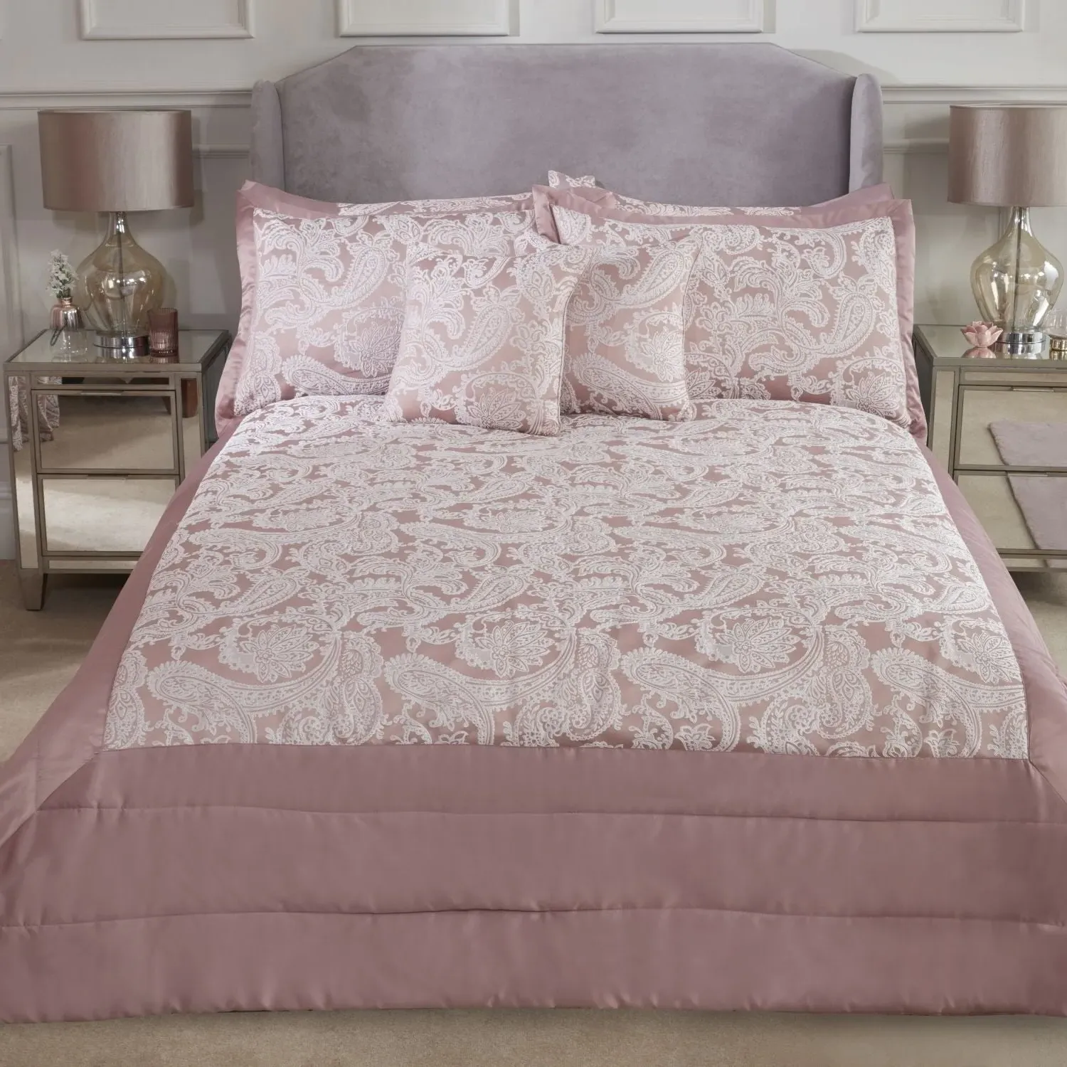 Quilted Bedspread Set with Embellishments - Pink