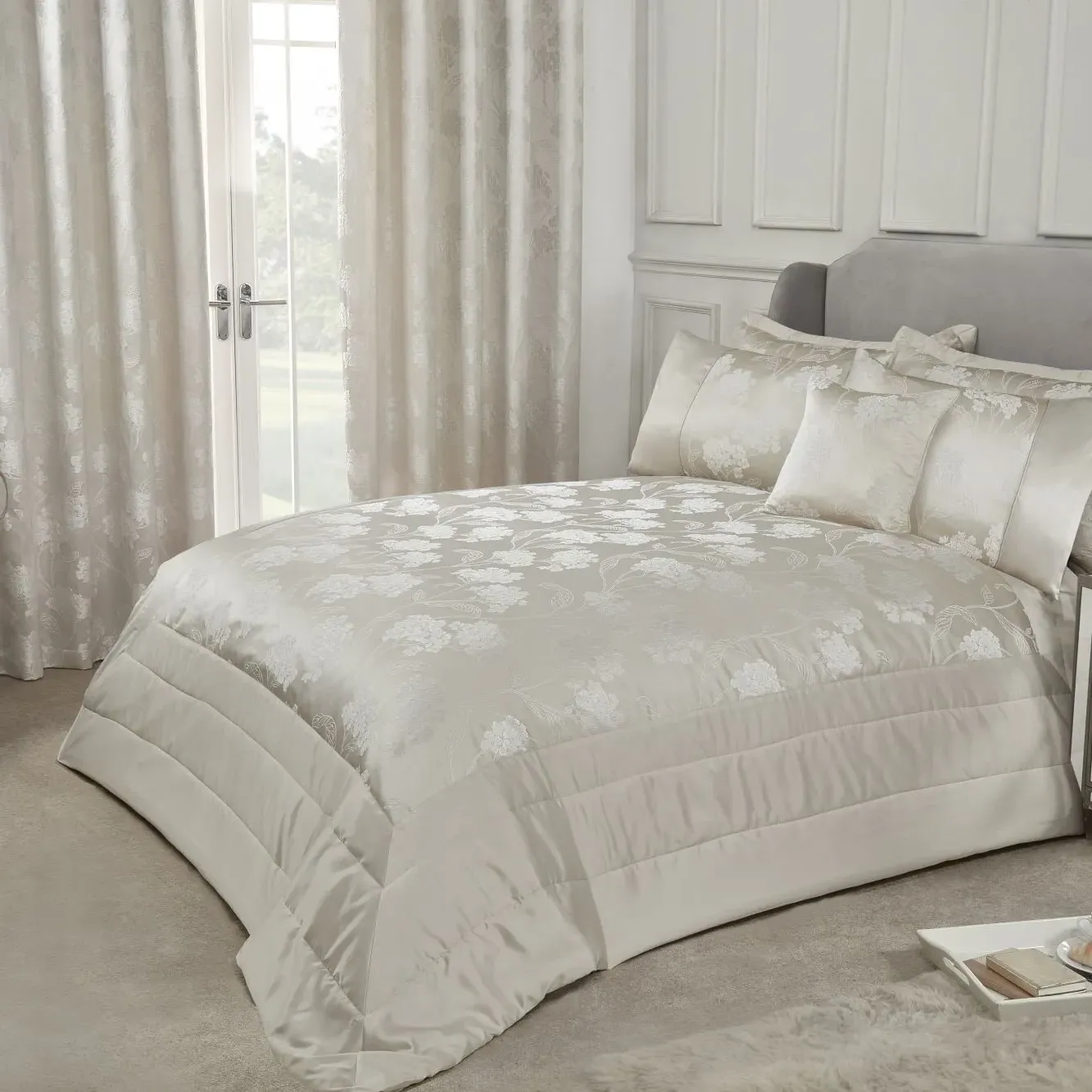 Quilted Bedspread Set with Jacquard - Cream