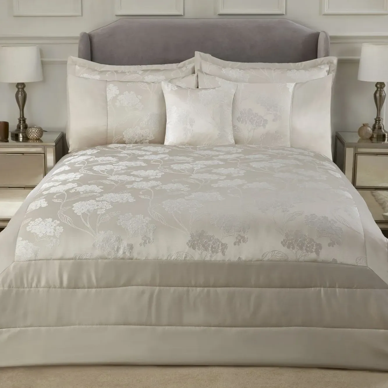 Quilted Bedspread Set with Jacquard - Cream image