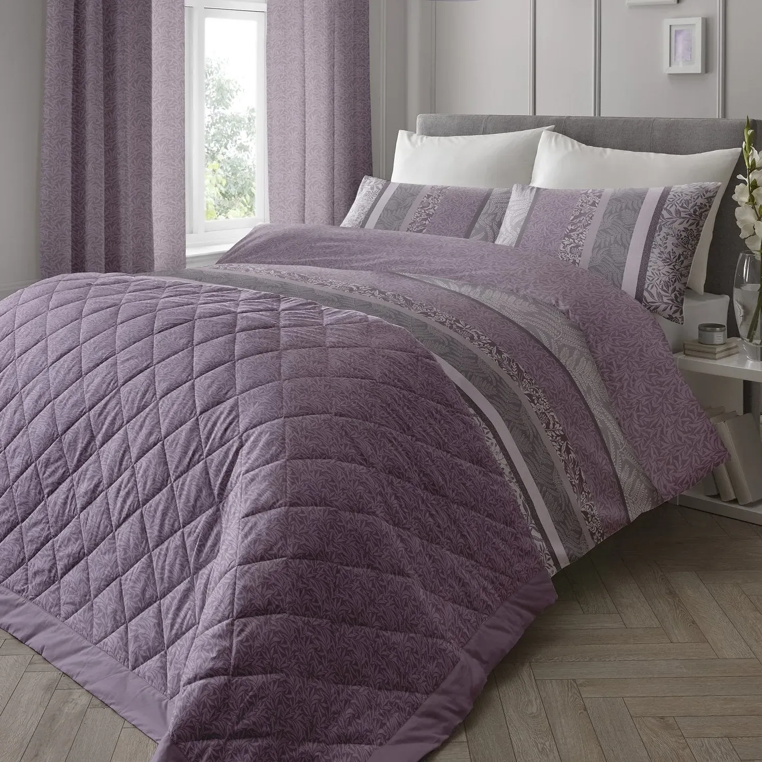 Quilted Bedspread with Botanical Print - Purple
