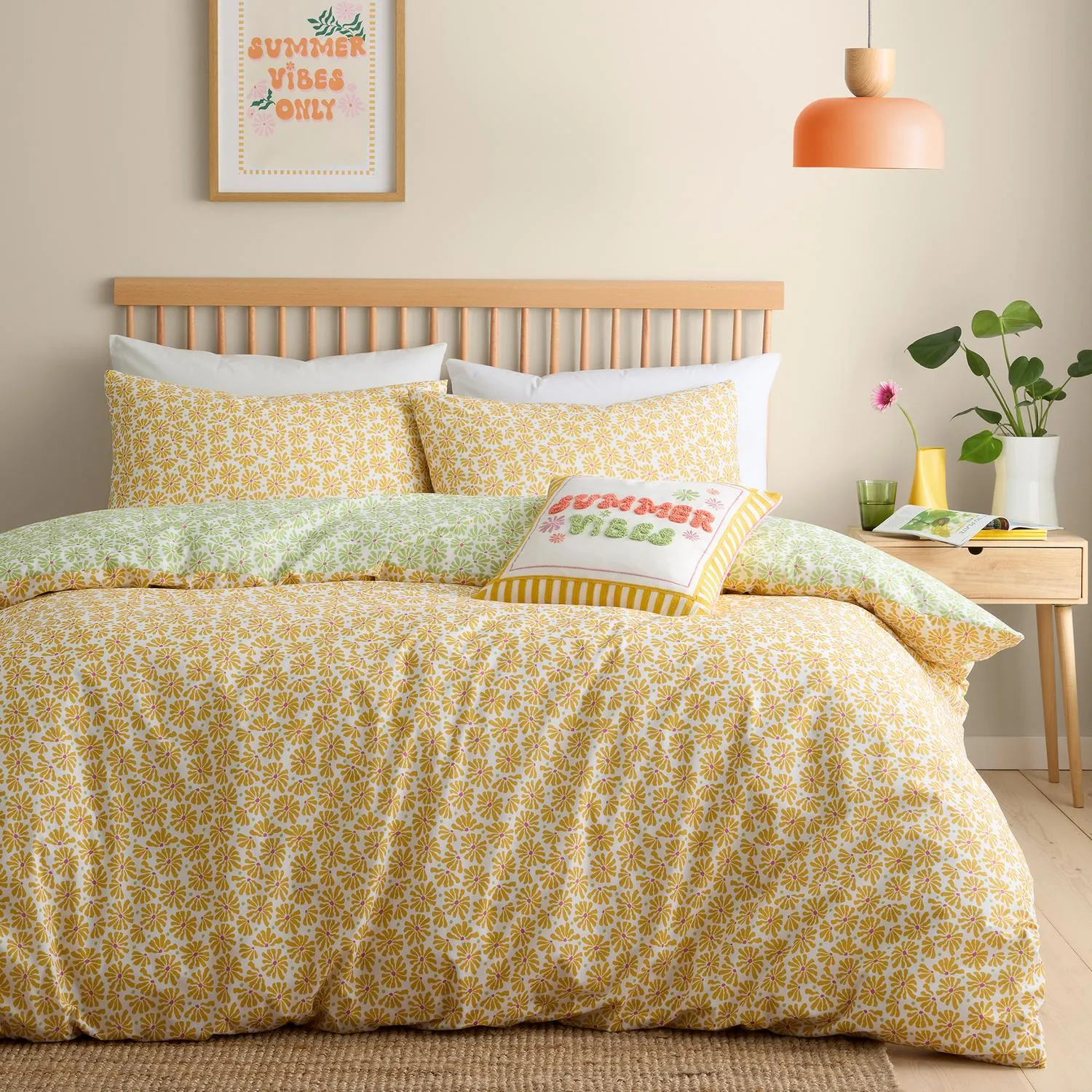 Retro Daisy Floral Single Reversible Duvet Set - Yellow product
