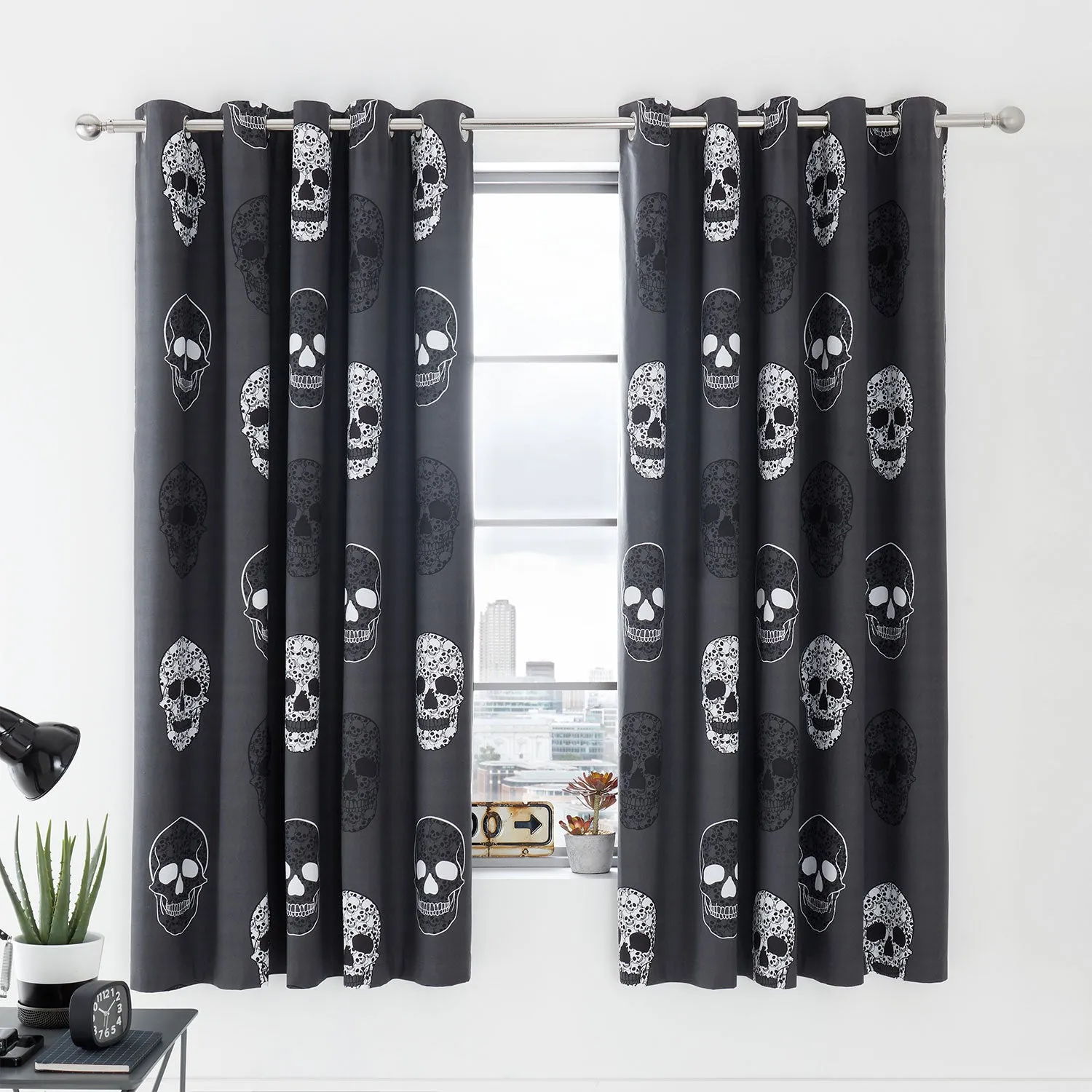 Reversible Eyelet Curtains Skull Design - Grey