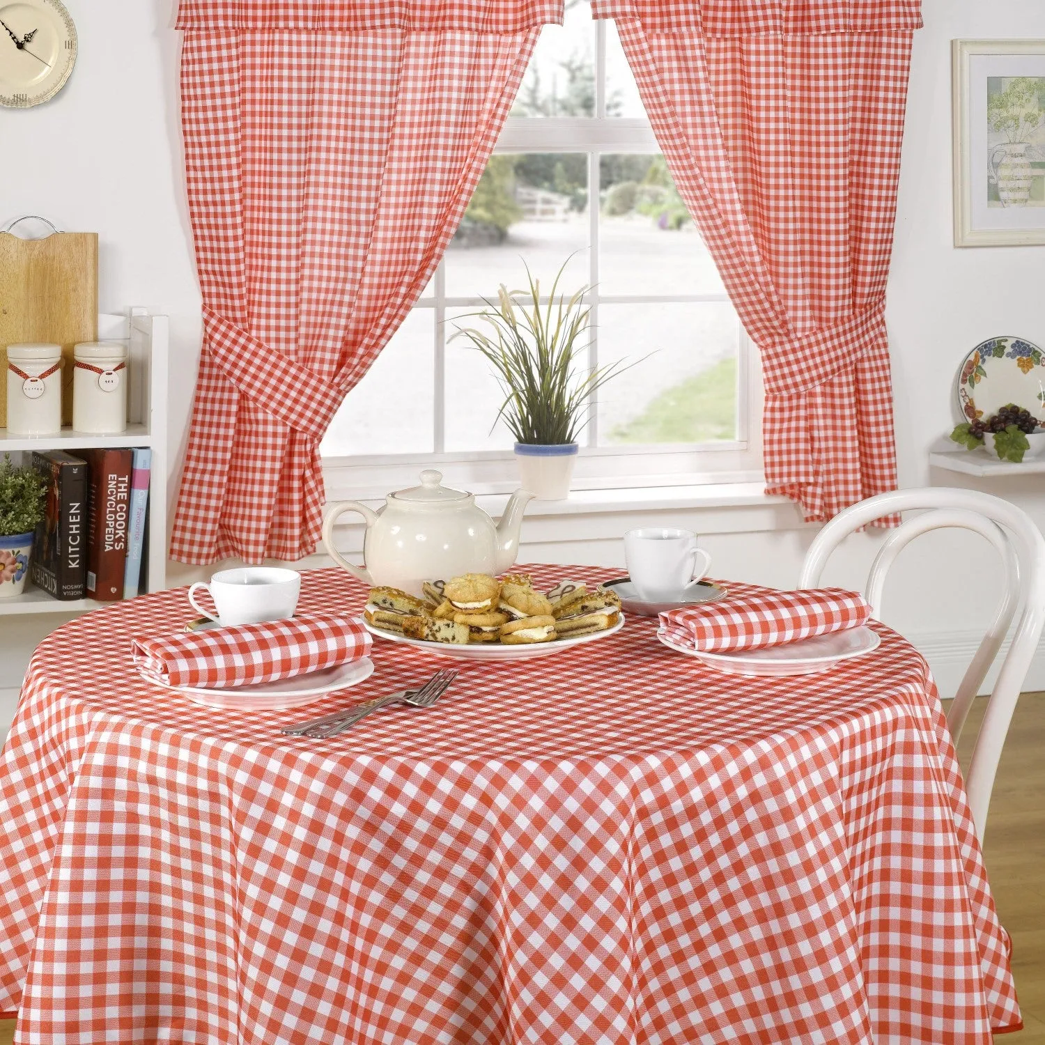 Round Gingham Tablecloth with Piped Hem - Red, Polyester
