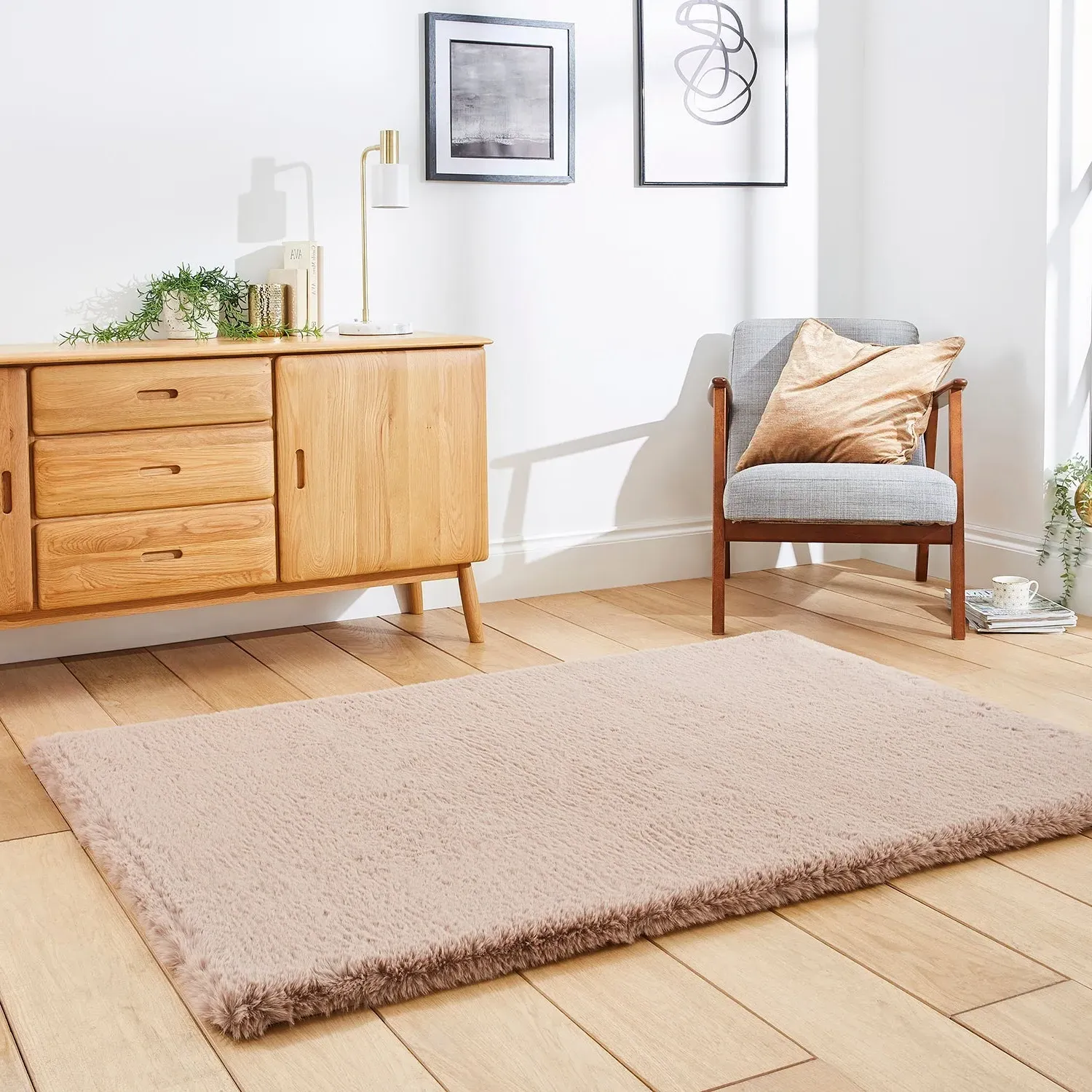 Shaggy Rug with Mink Texture - Brown image
