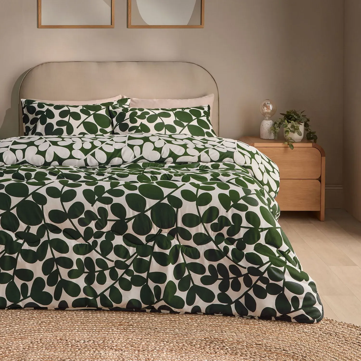 Silentnight Green Leaf Single Coverless Duvet Set 10.5 Tog - Green product