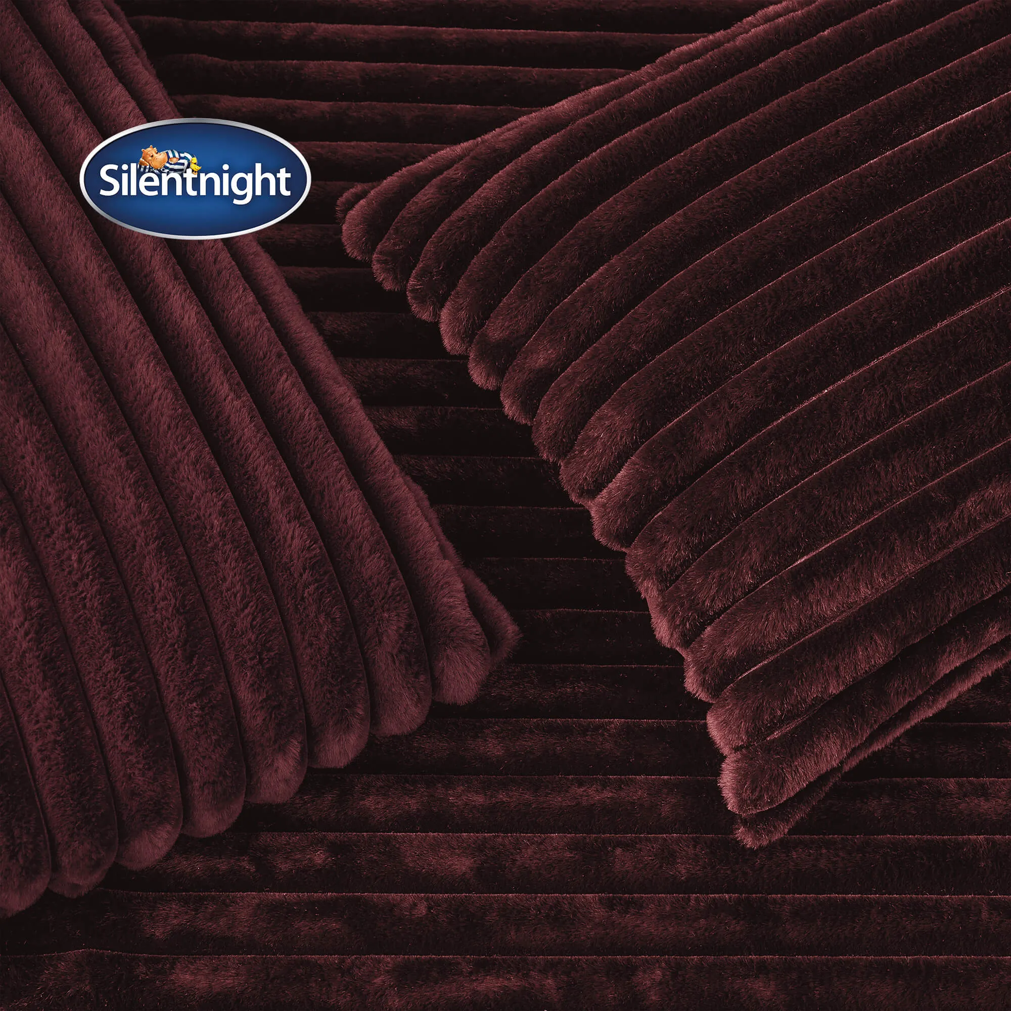 Silentnight King Size Faux Fur Reversible Duvet Set - Red by Julian Charles, image 2