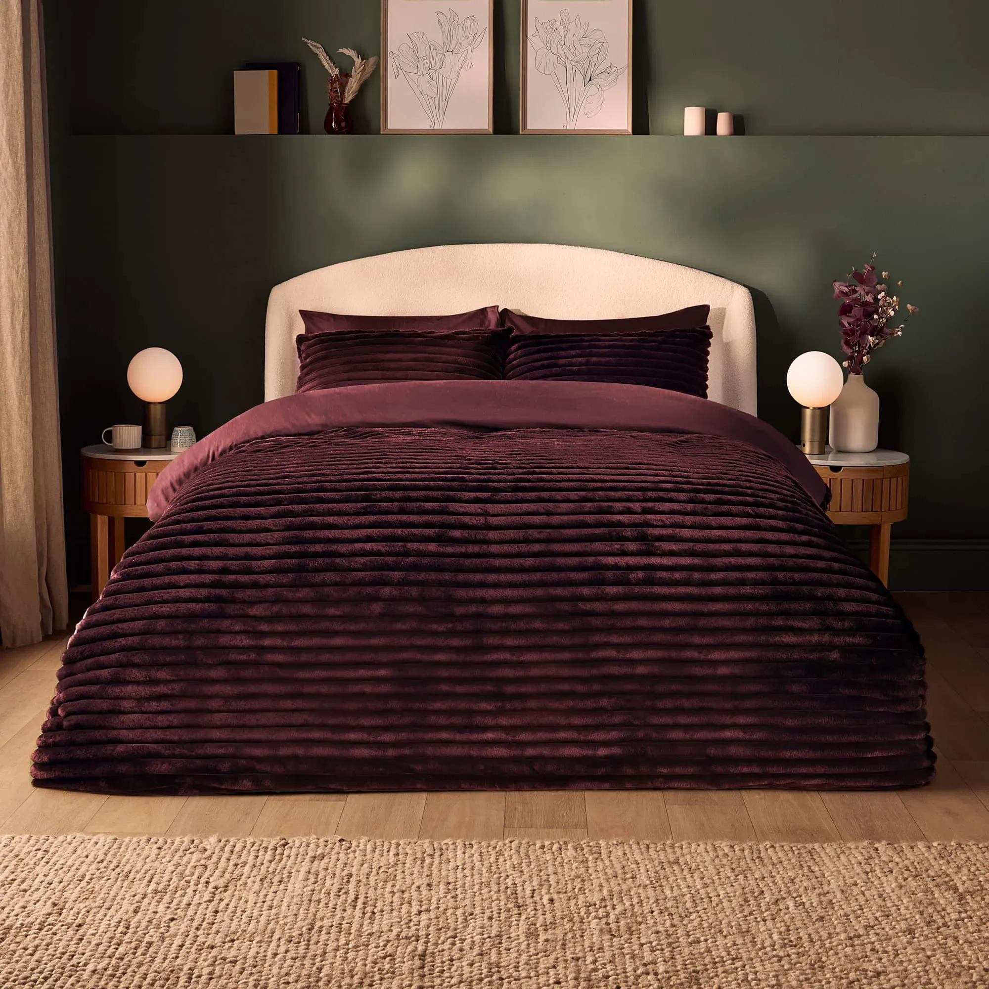 Silentnight King Size Faux Fur Reversible Duvet Set - Red by Julian Charles