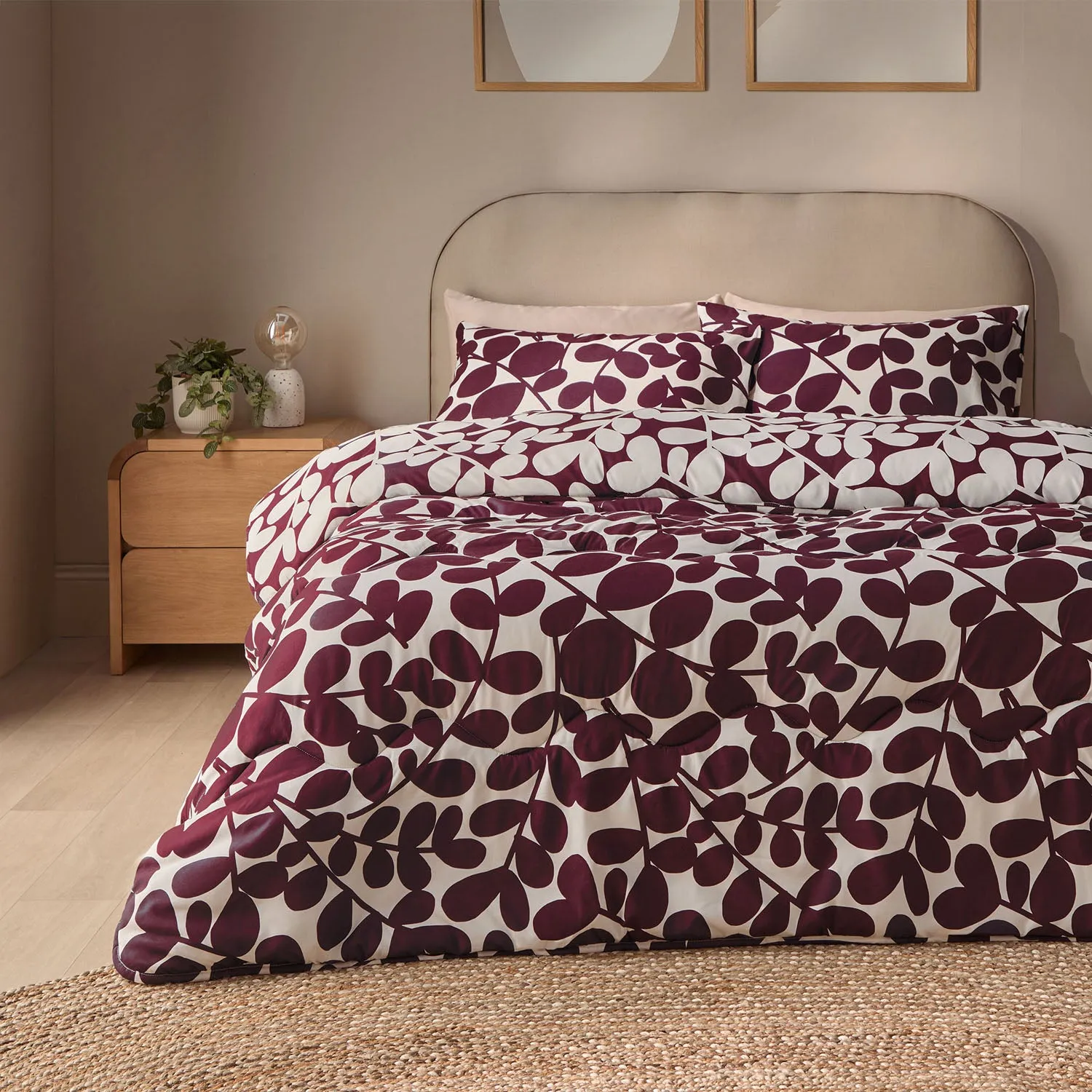 Silentnight Leaf Berry Single Coverless Duvet 10.5 Tog - Red product