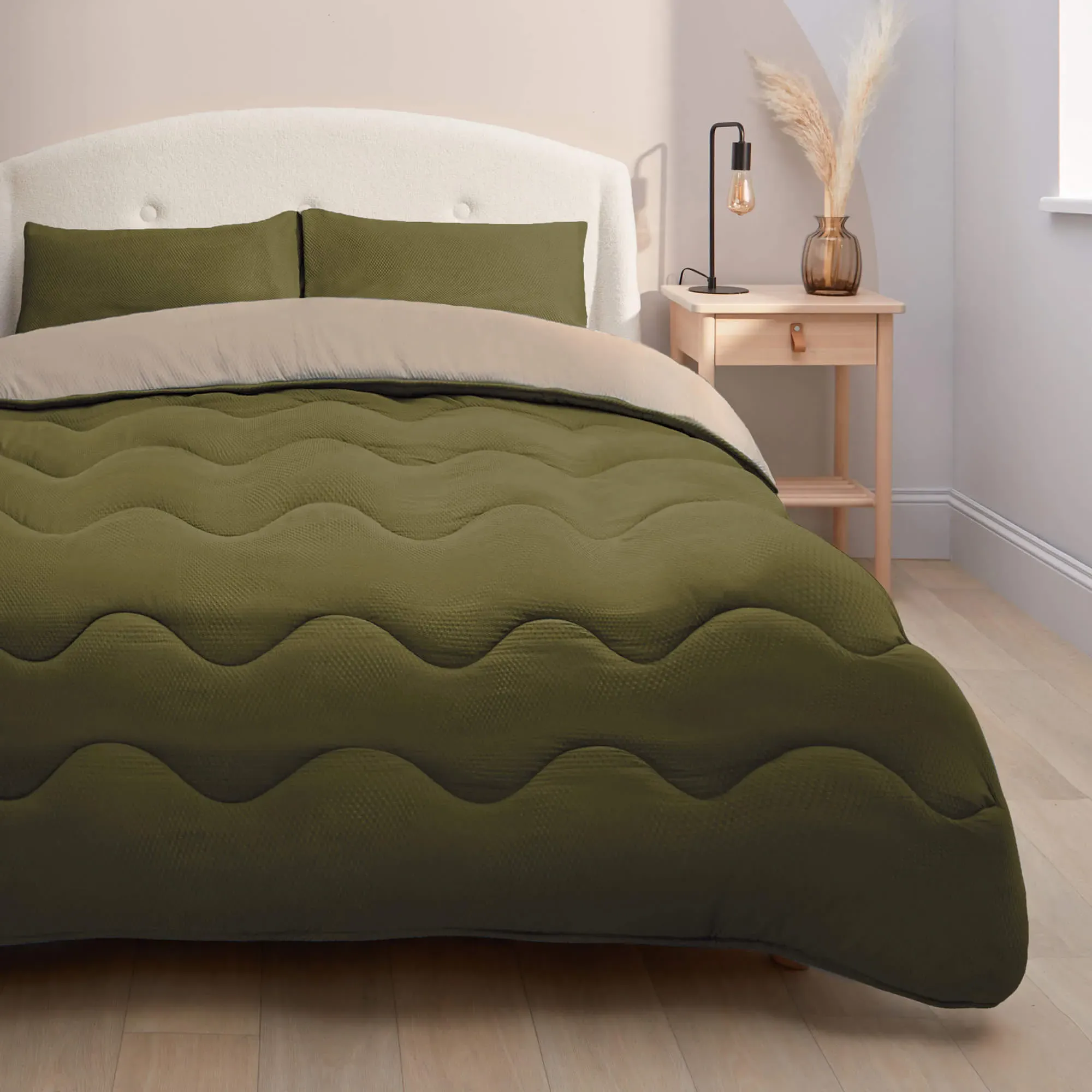Silentnight Seersucker King Size Coverless Duvet Set 10.5 Tog - Green by Julian Charles