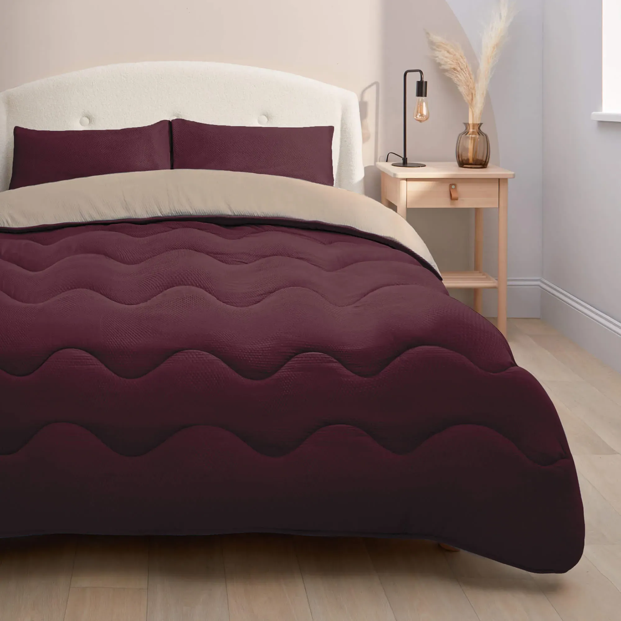Silentnight Seersucker Single Coverless Duvet Set 10.5 Tog - Red product