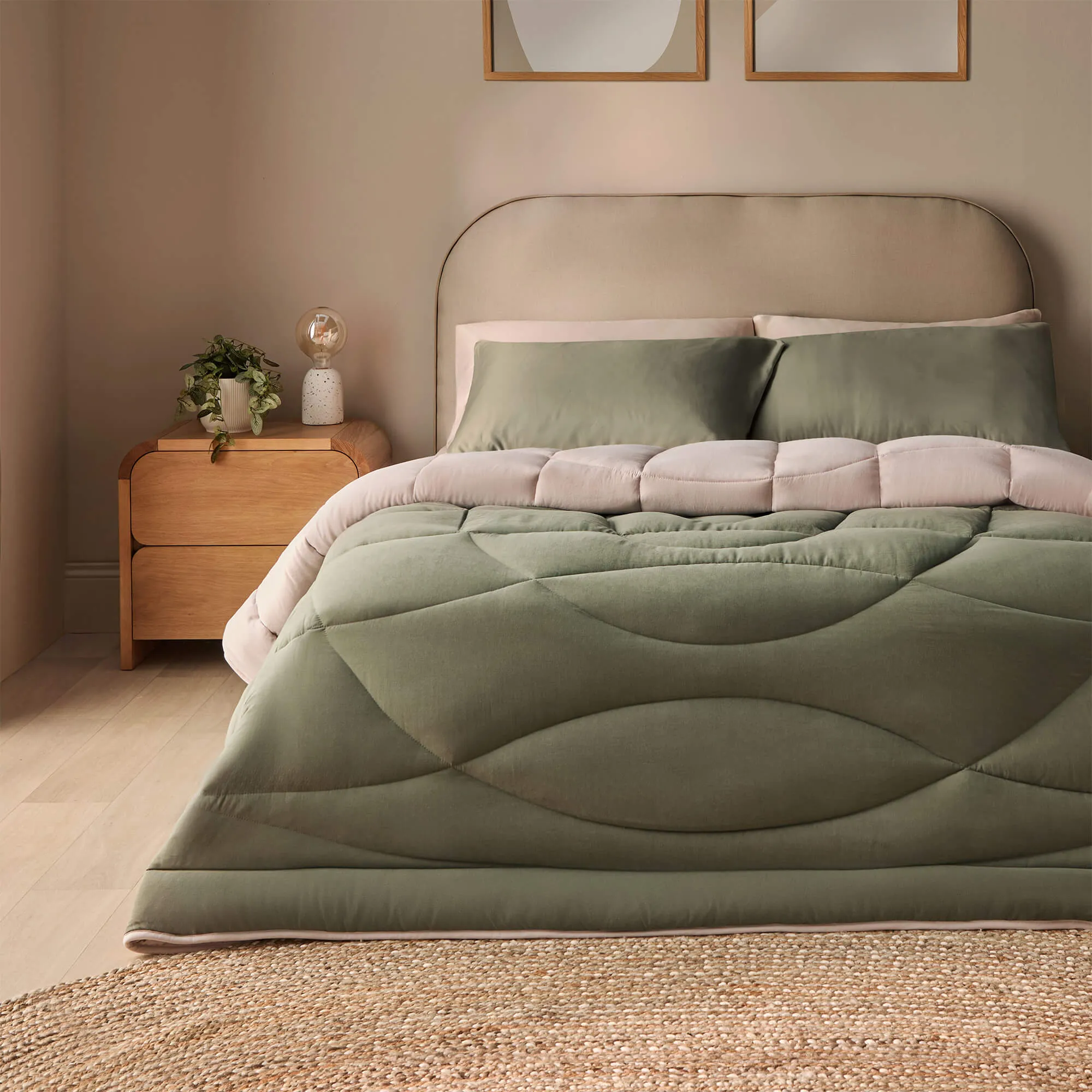 Silentnight Single Reversible Coverless 10.5 Tog Duvet Set - Green product