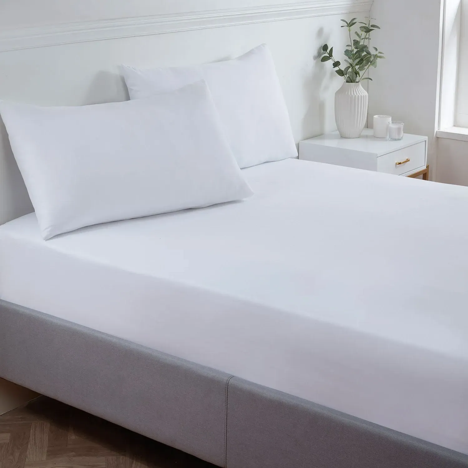 Single Fitted Sheet Standard - White, Microfibre