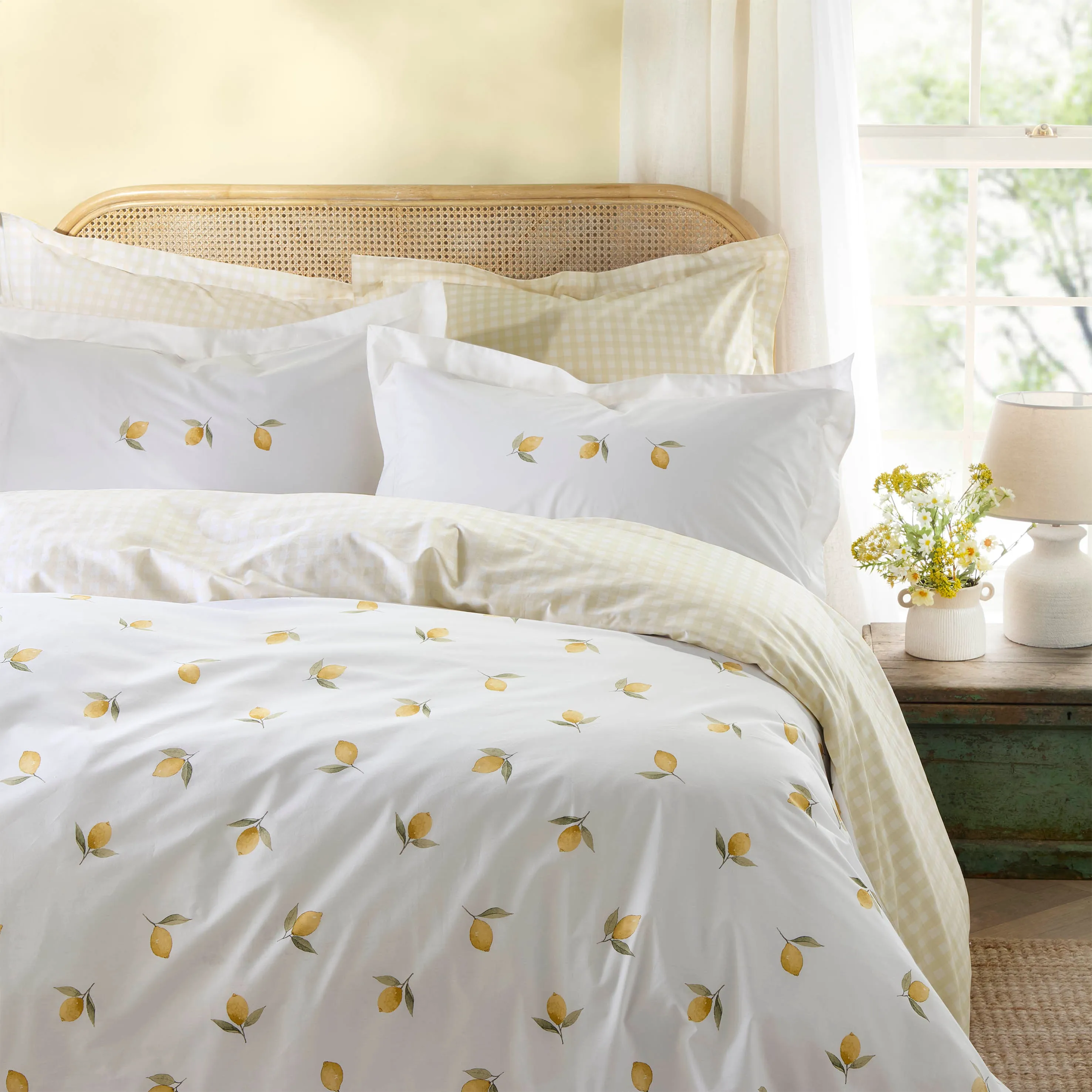 Sophie Allport Lemons Double Duvet Set - White, Cotton by Julian Charles