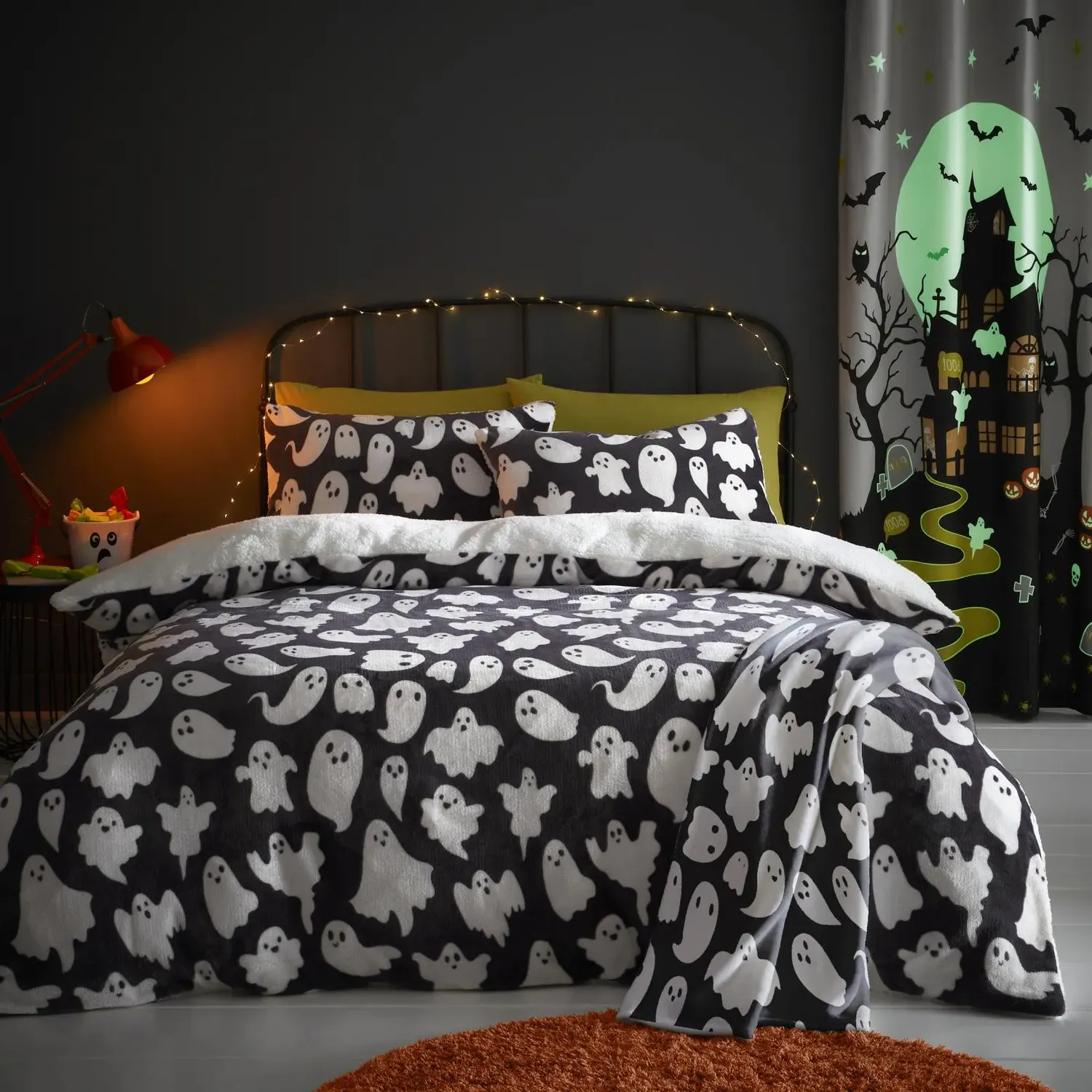 Spooky Ghosts Single Duvet Set - Black, Sherpa Fleece product