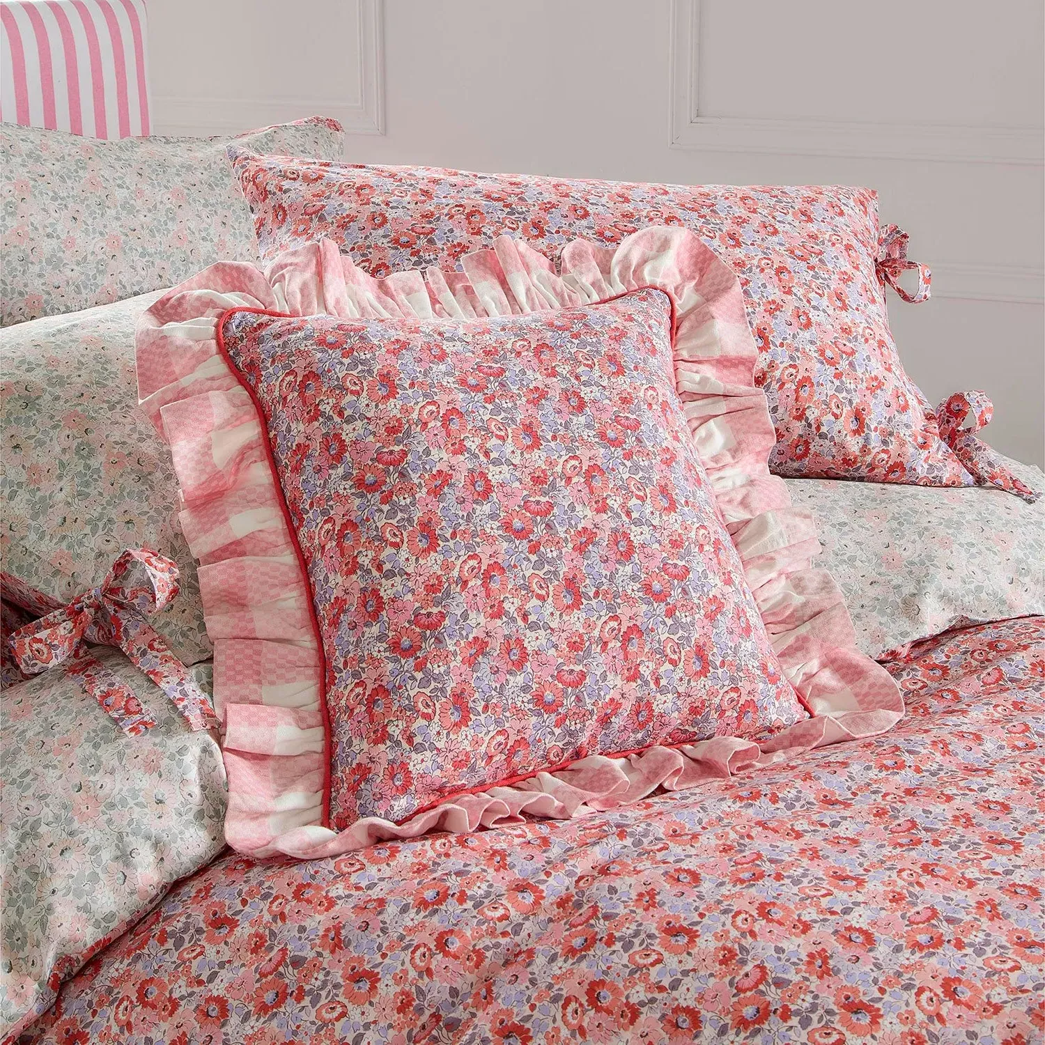 Square Cushion with Ruffle Edge - Pink, Cotton