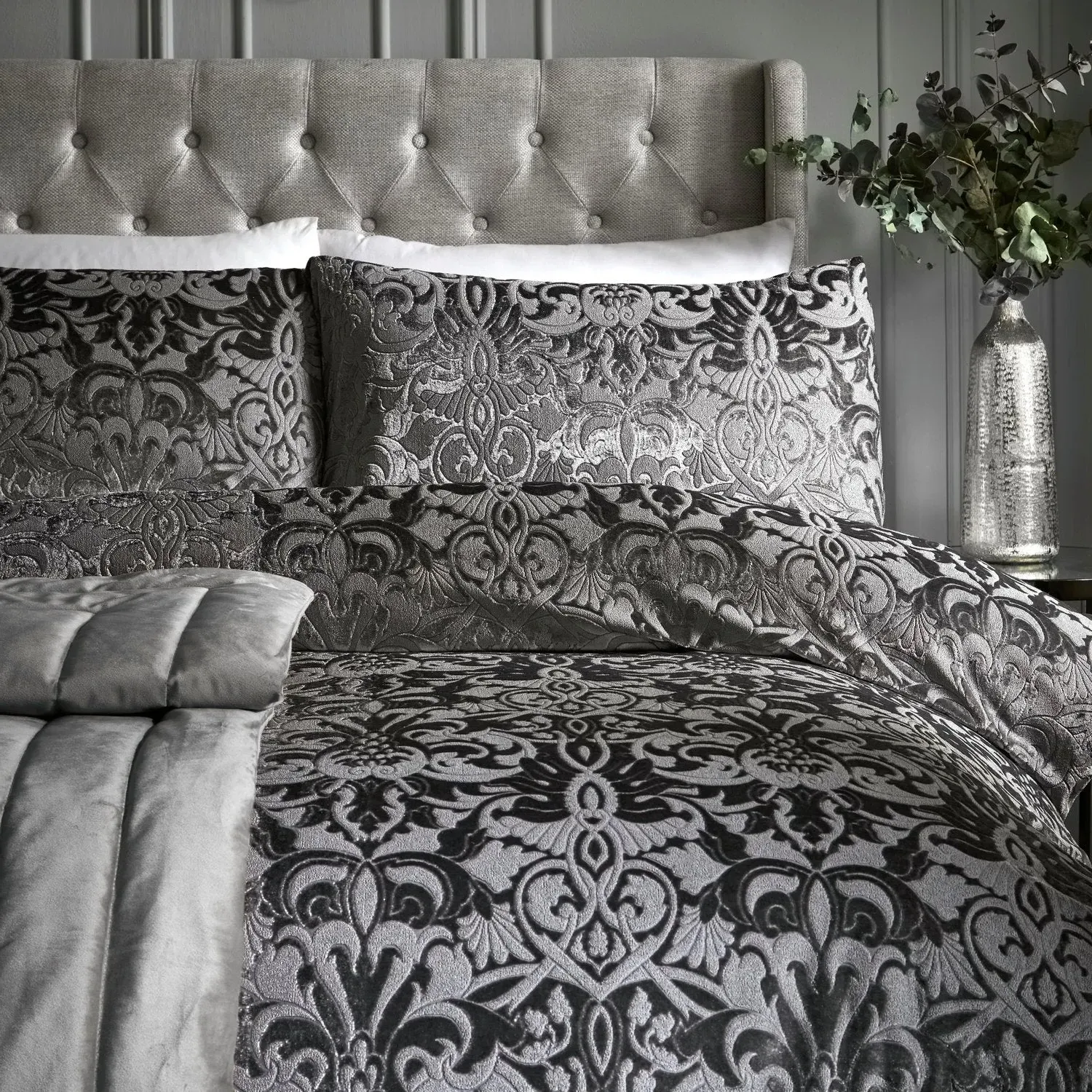Super King Duvet Set with Damask Pattern - Grey, Velvet