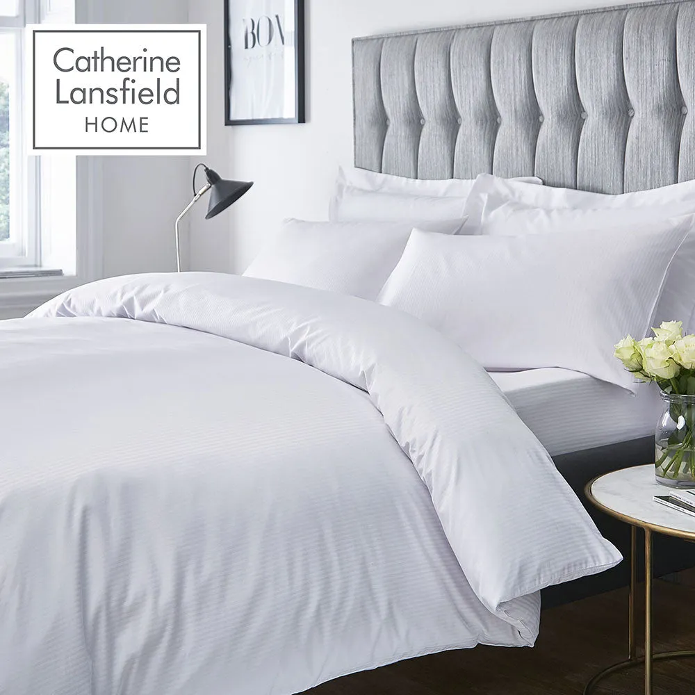 Super King Duvet Set with Stripe Pattern - White, Satin